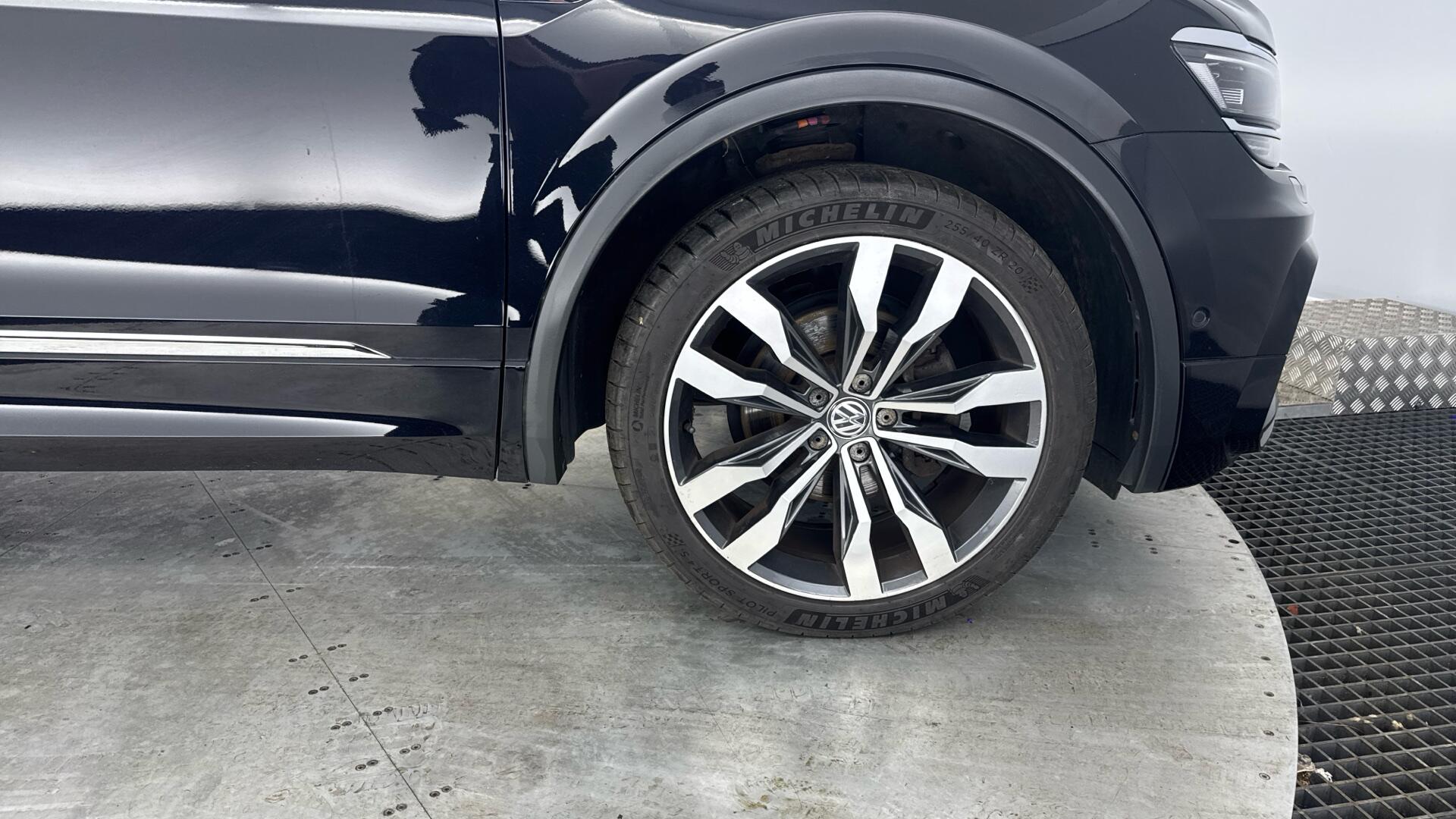 Volkswagen Tiguan Allspace view 23