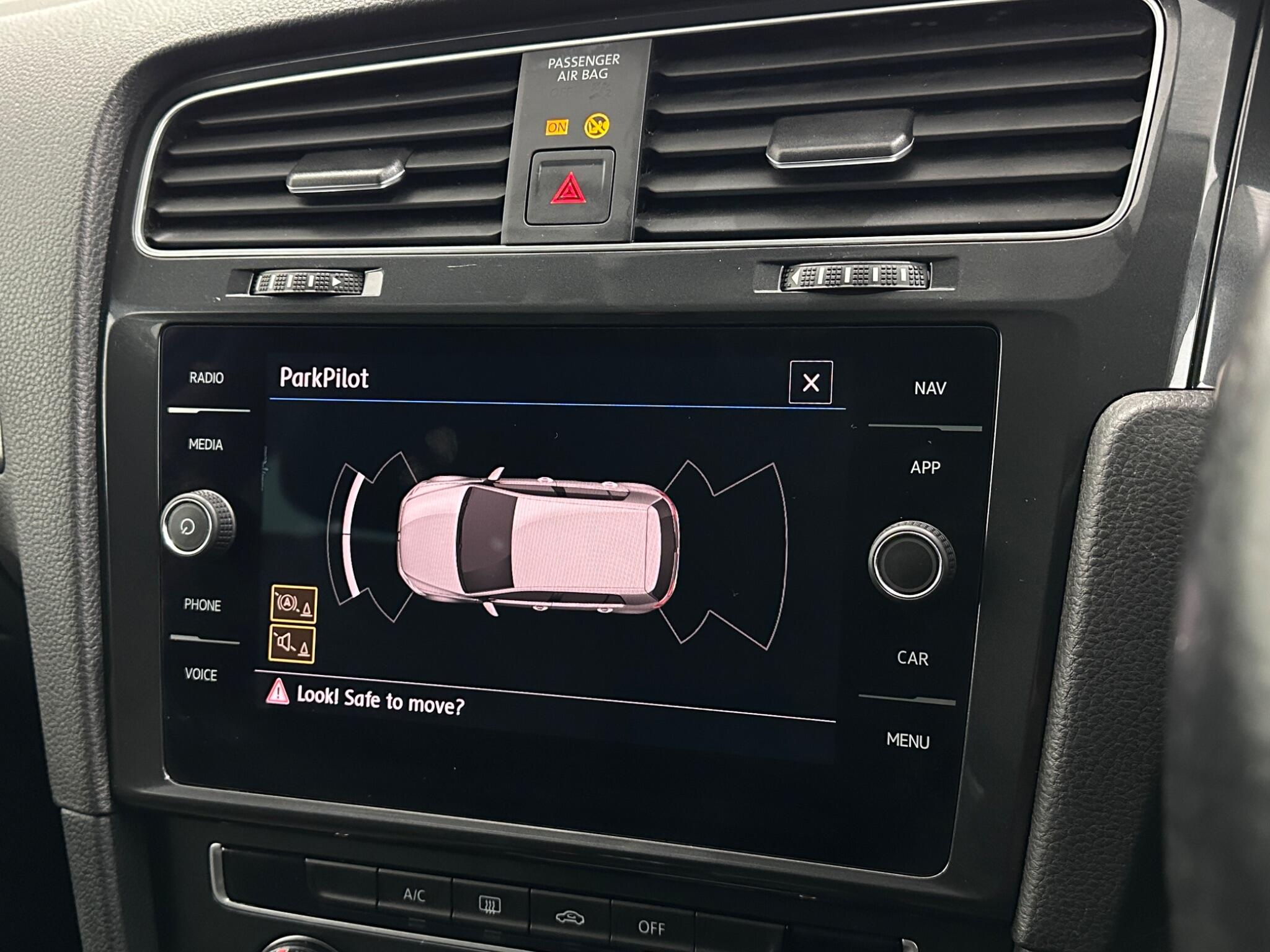 Volkswagen Golf view 23