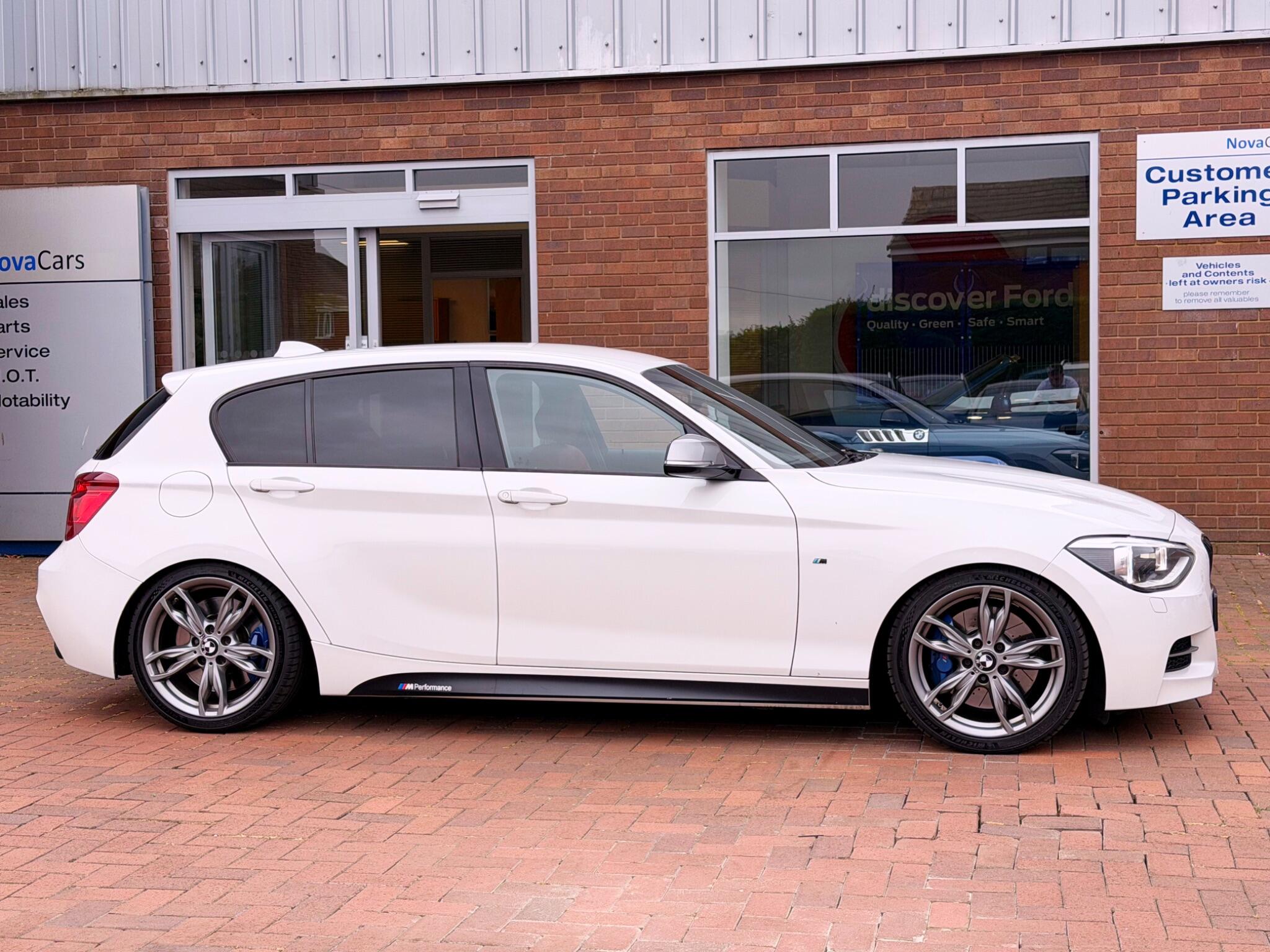 BMW 1 Series view 13