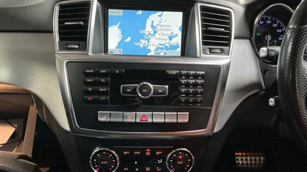 Mercedes-Benz M Class view 9