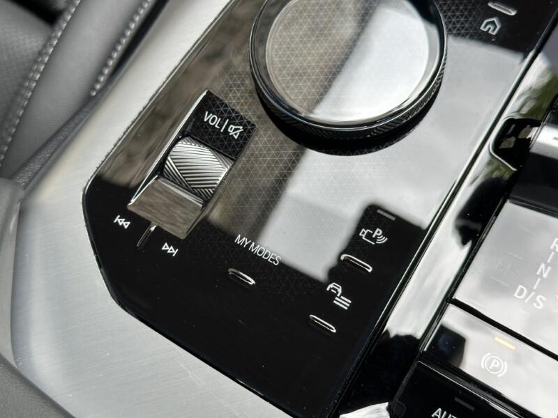BMW X3 view 24