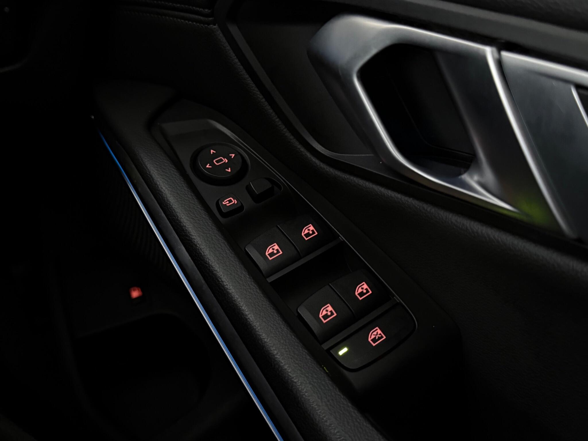 BMW 3 Series view 18