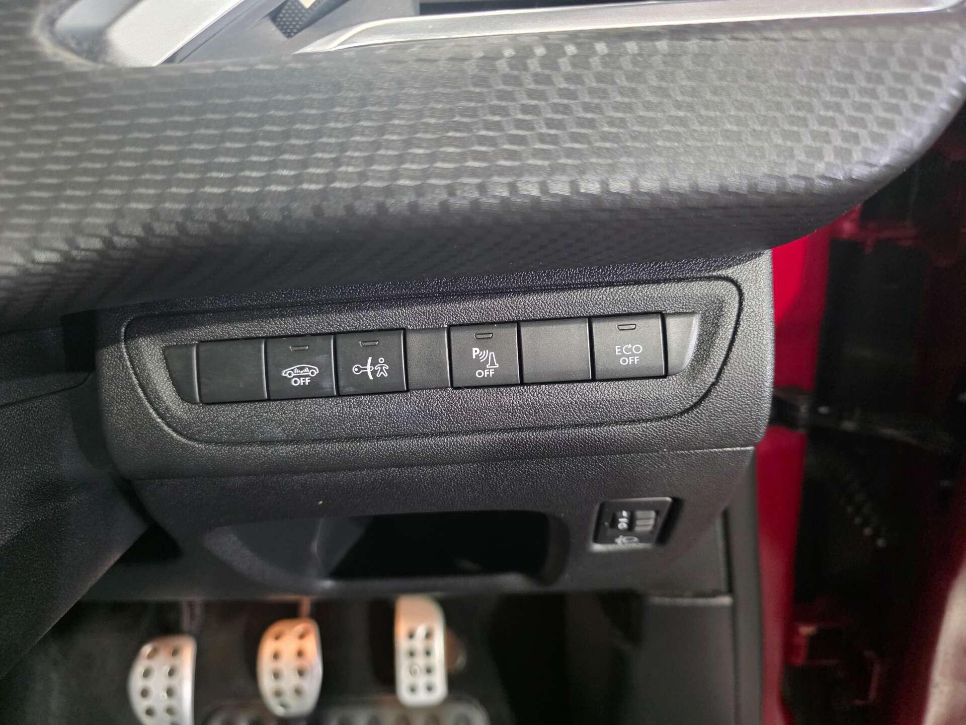 Peugeot 208 view 23