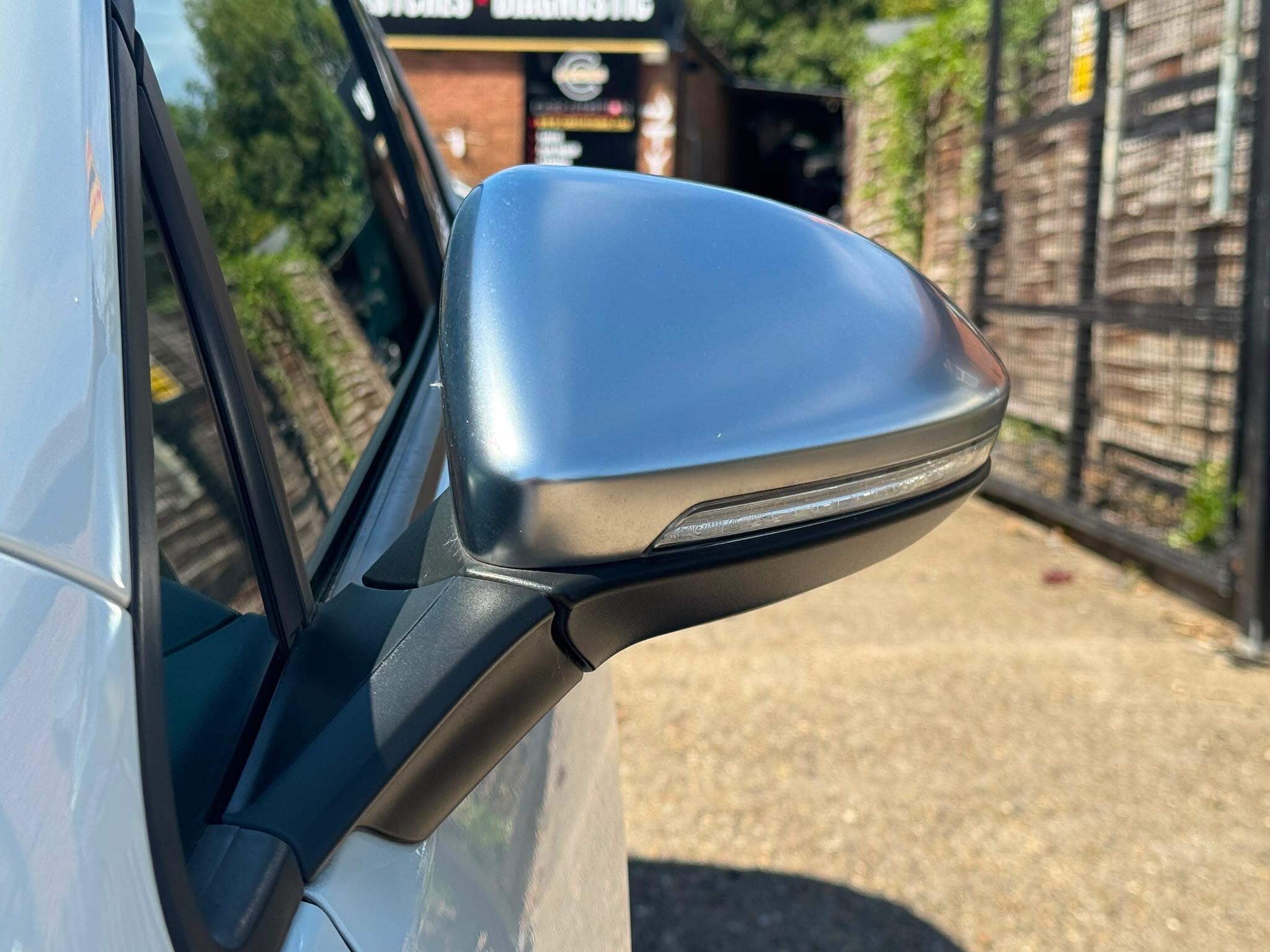 Volkswagen Golf view 54