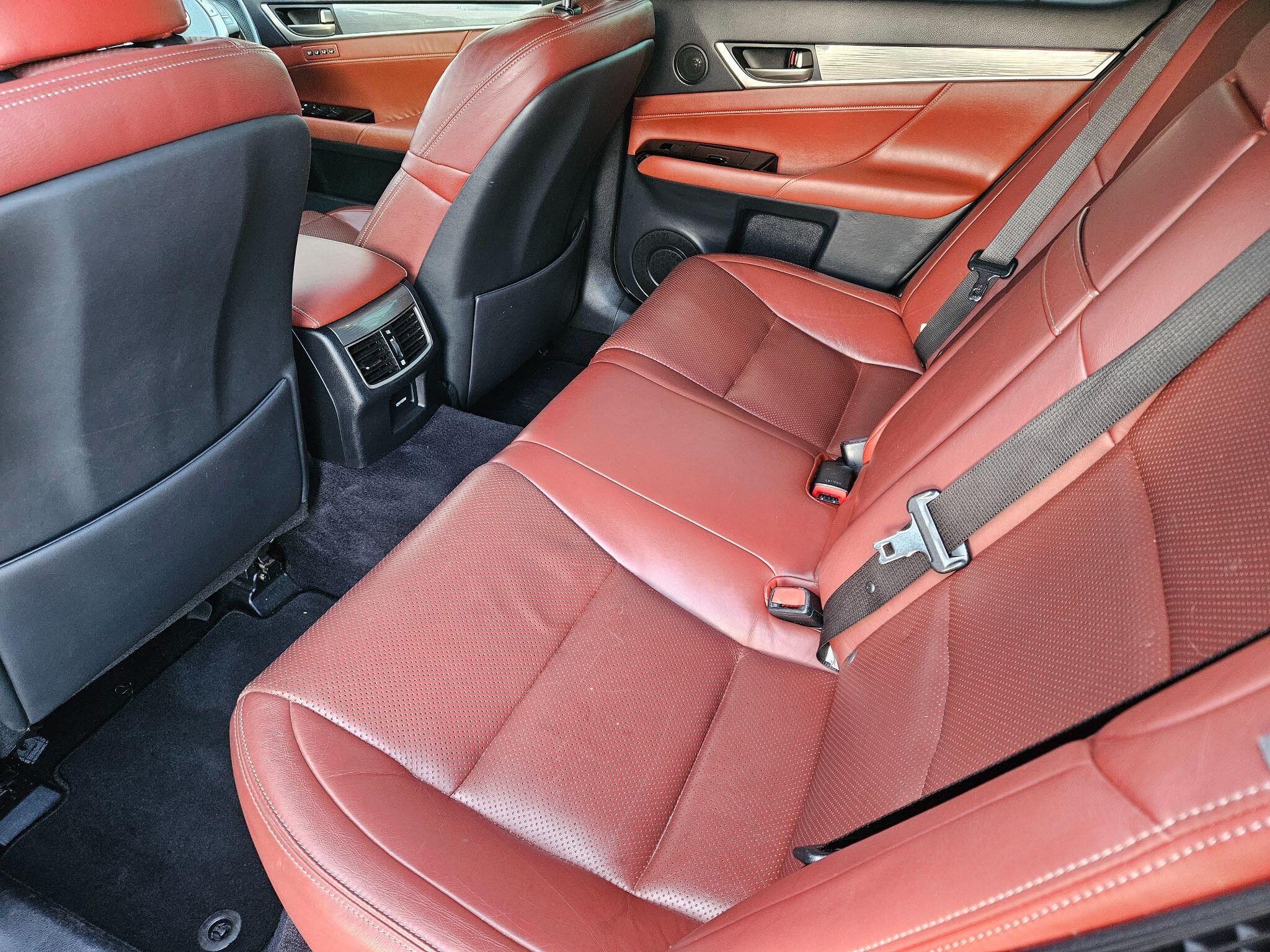 Lexus GS view 14