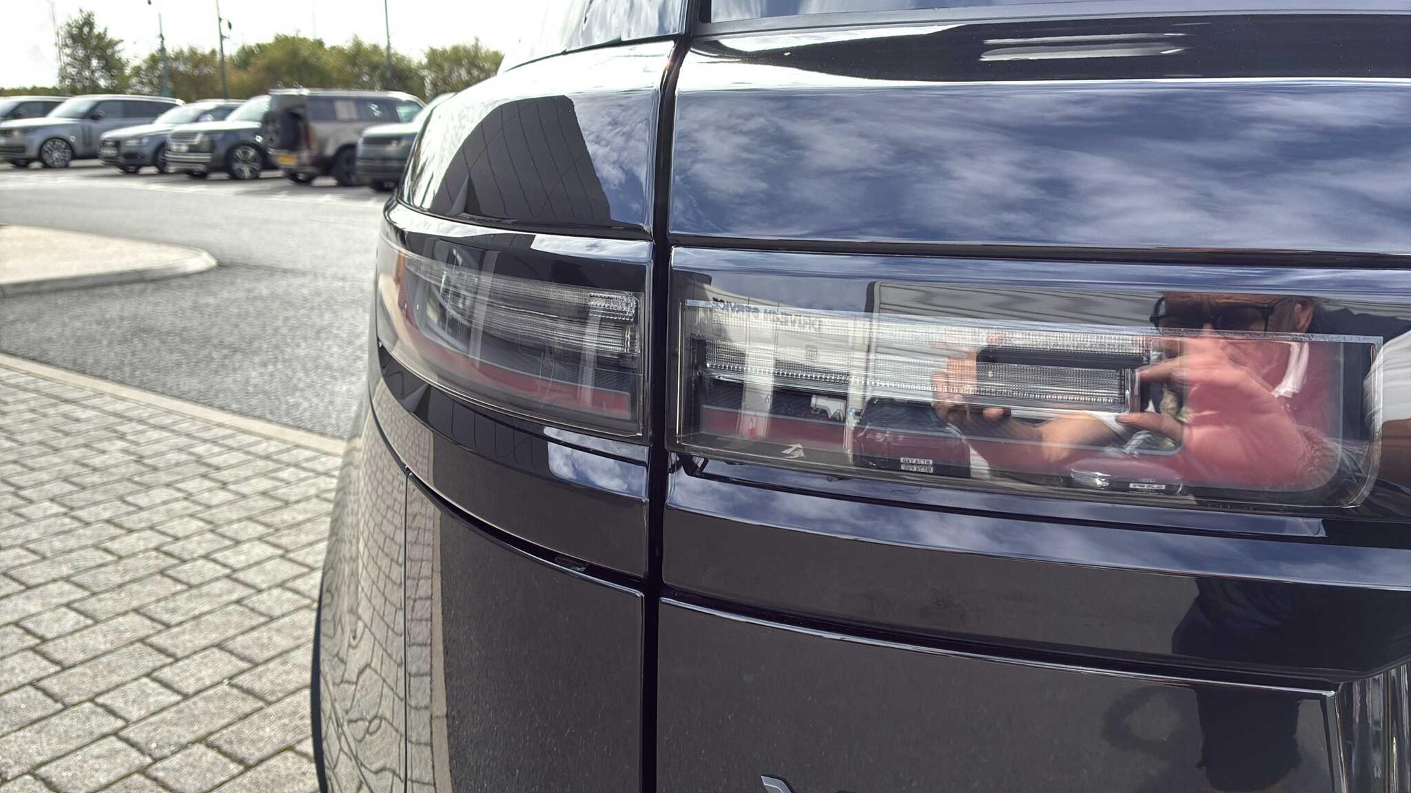 Land Rover Range Rover Velar view 19
