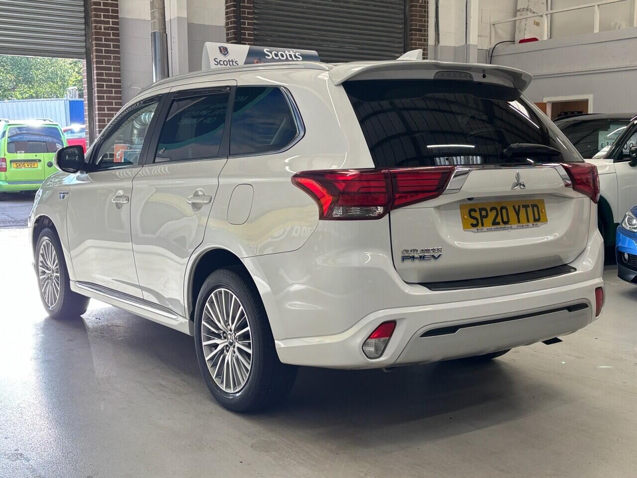 Mitsubishi Outlander view 7