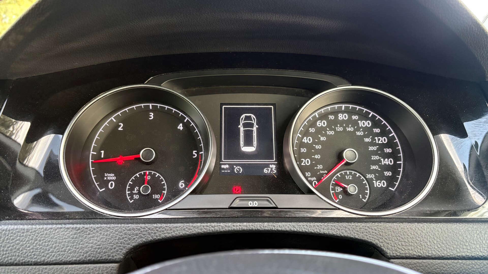 Volkswagen Golf view 16