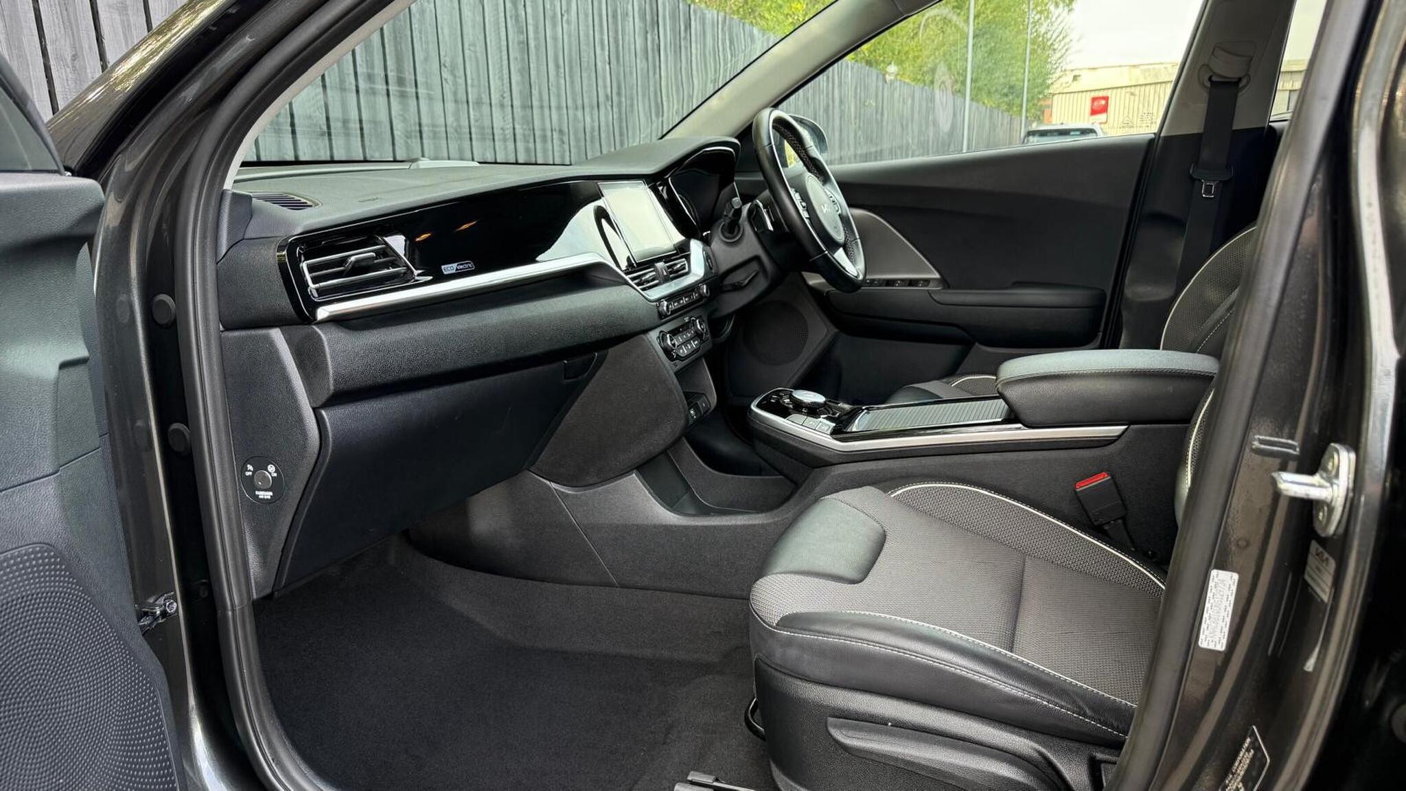 Kia Niro view 24