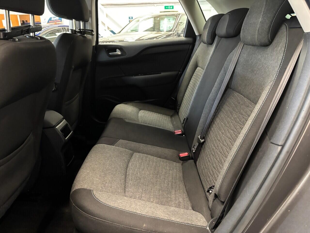 Citroen C4 view 19
