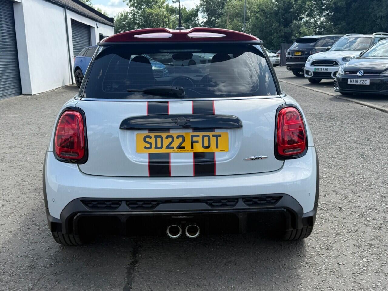 Mini Hatch view 5