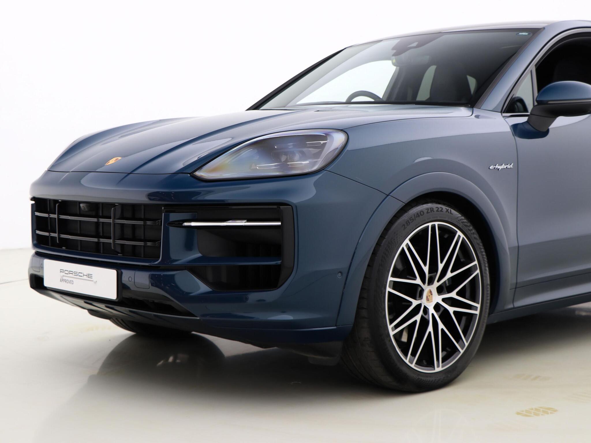 Porsche Cayenne view 13