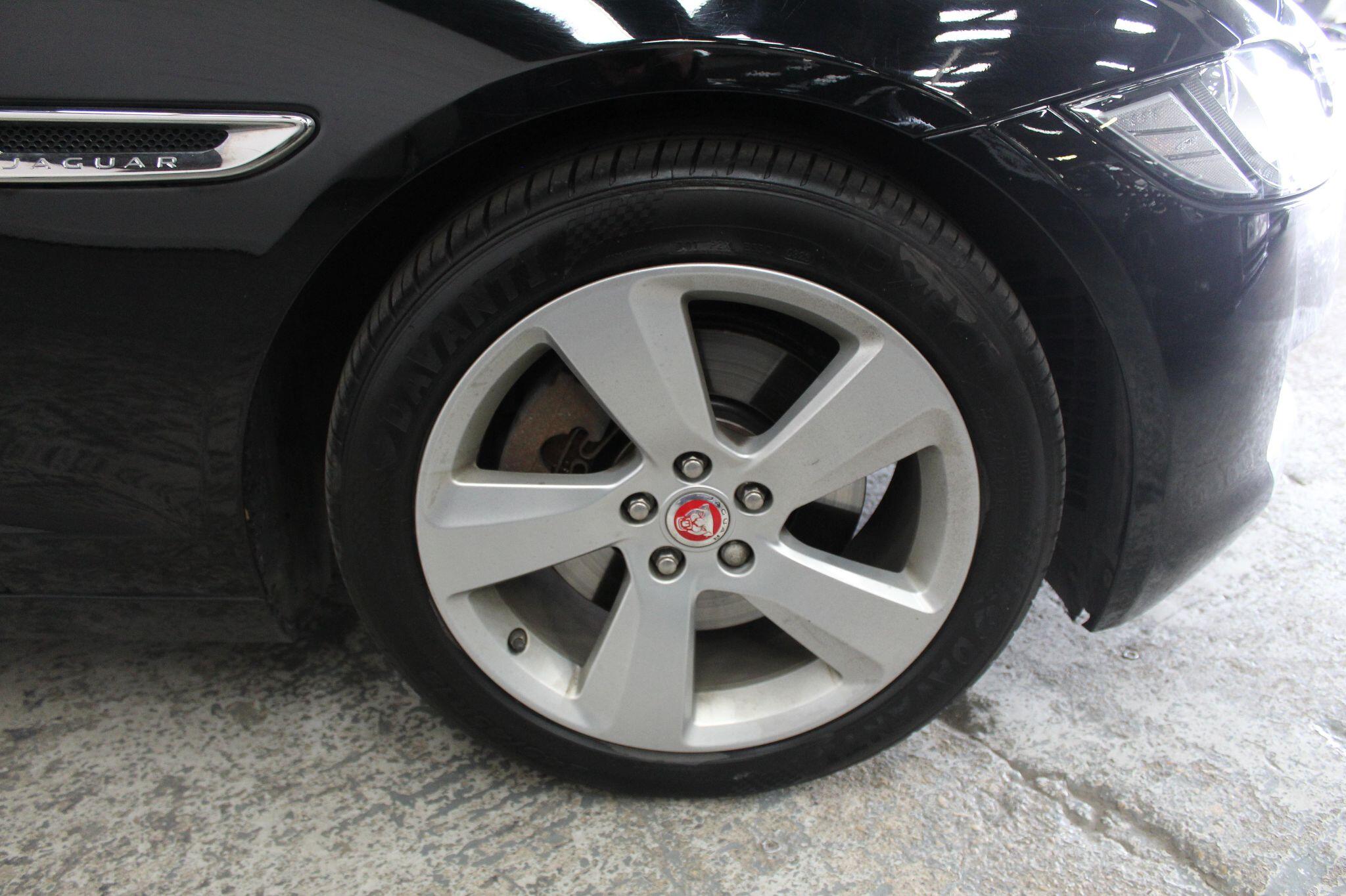 Jaguar XF view 55