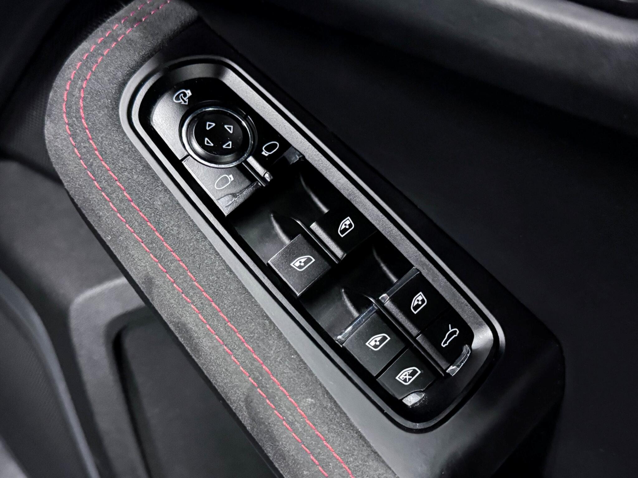 Porsche Macan view 32