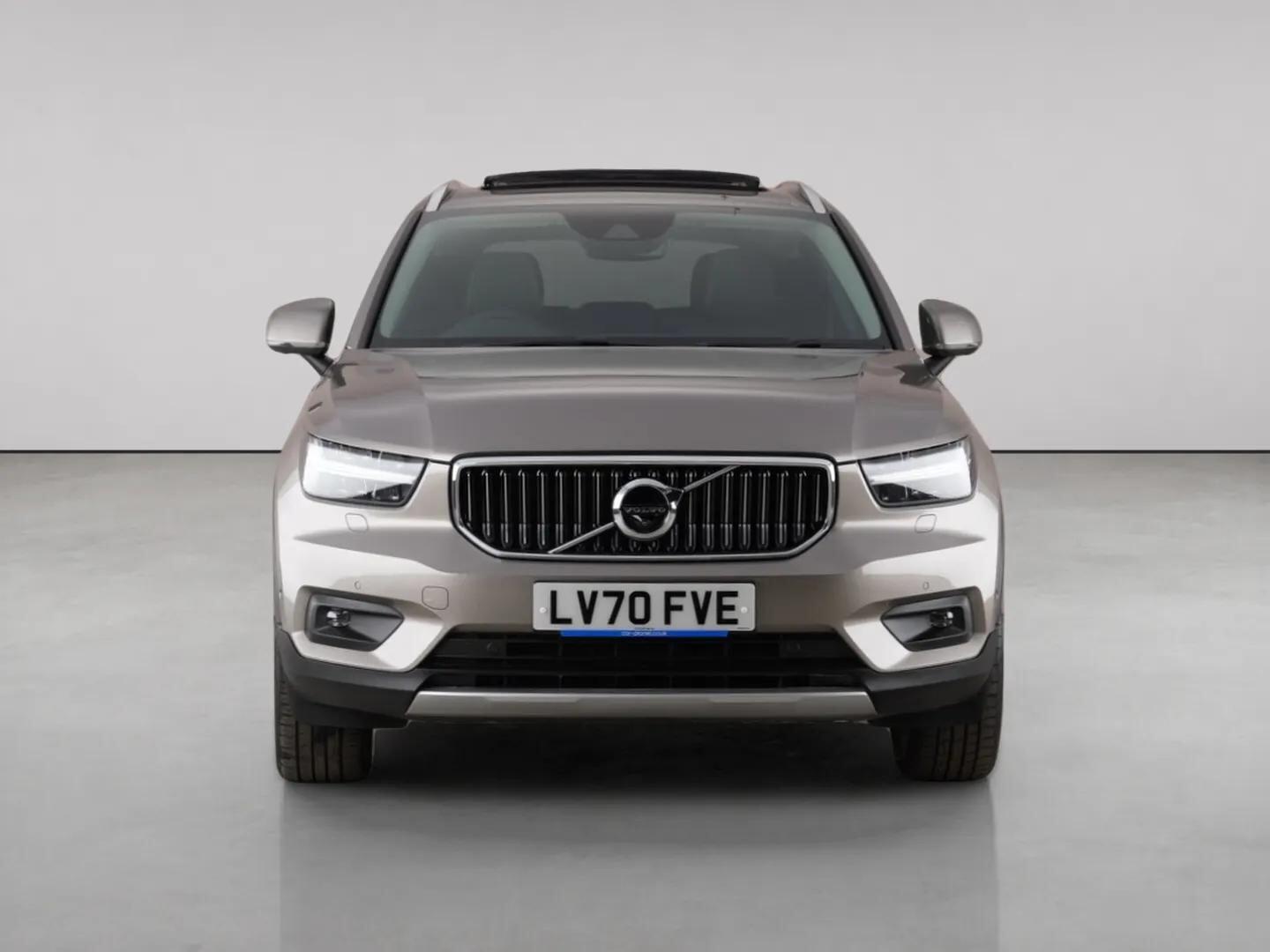 Volvo XC40 view 5