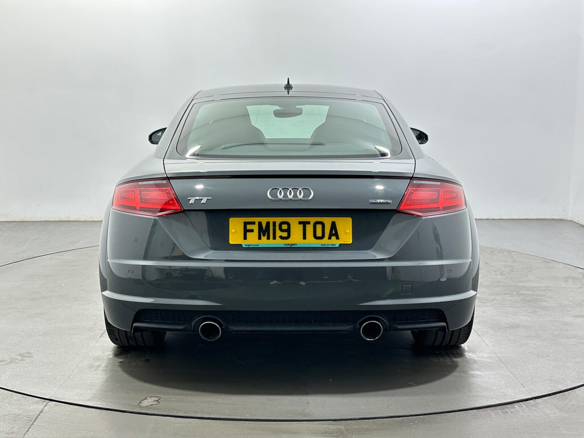 Audi TT view 7