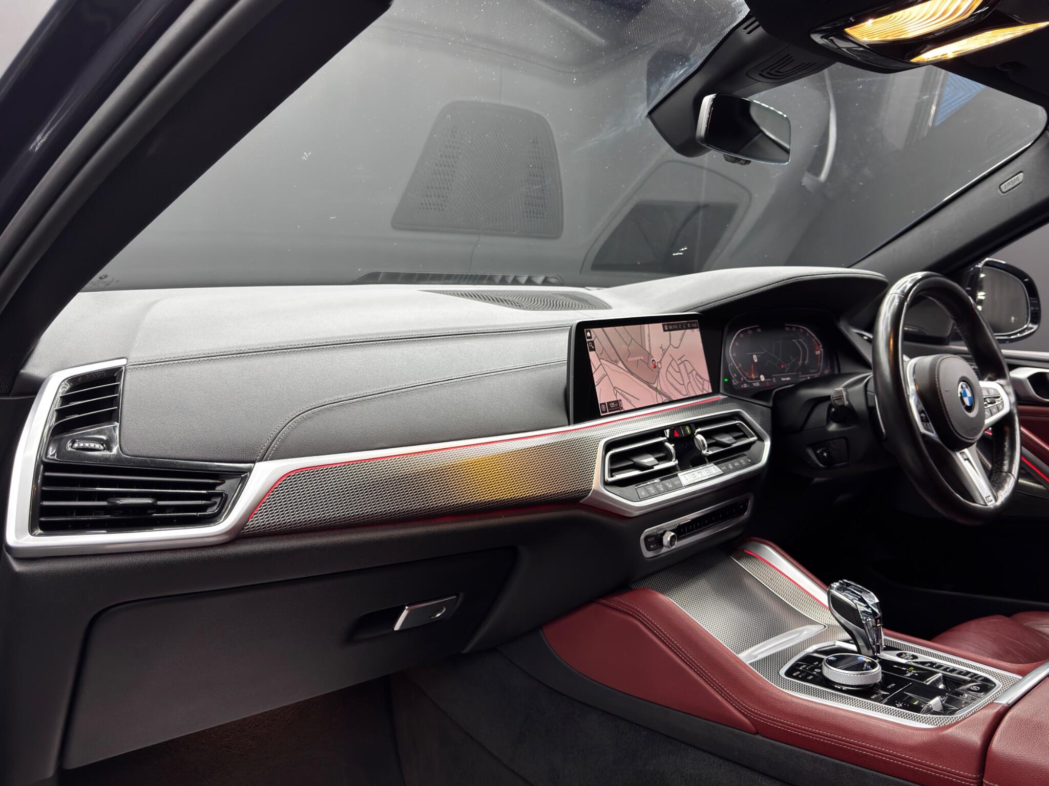 BMW X6 view 11