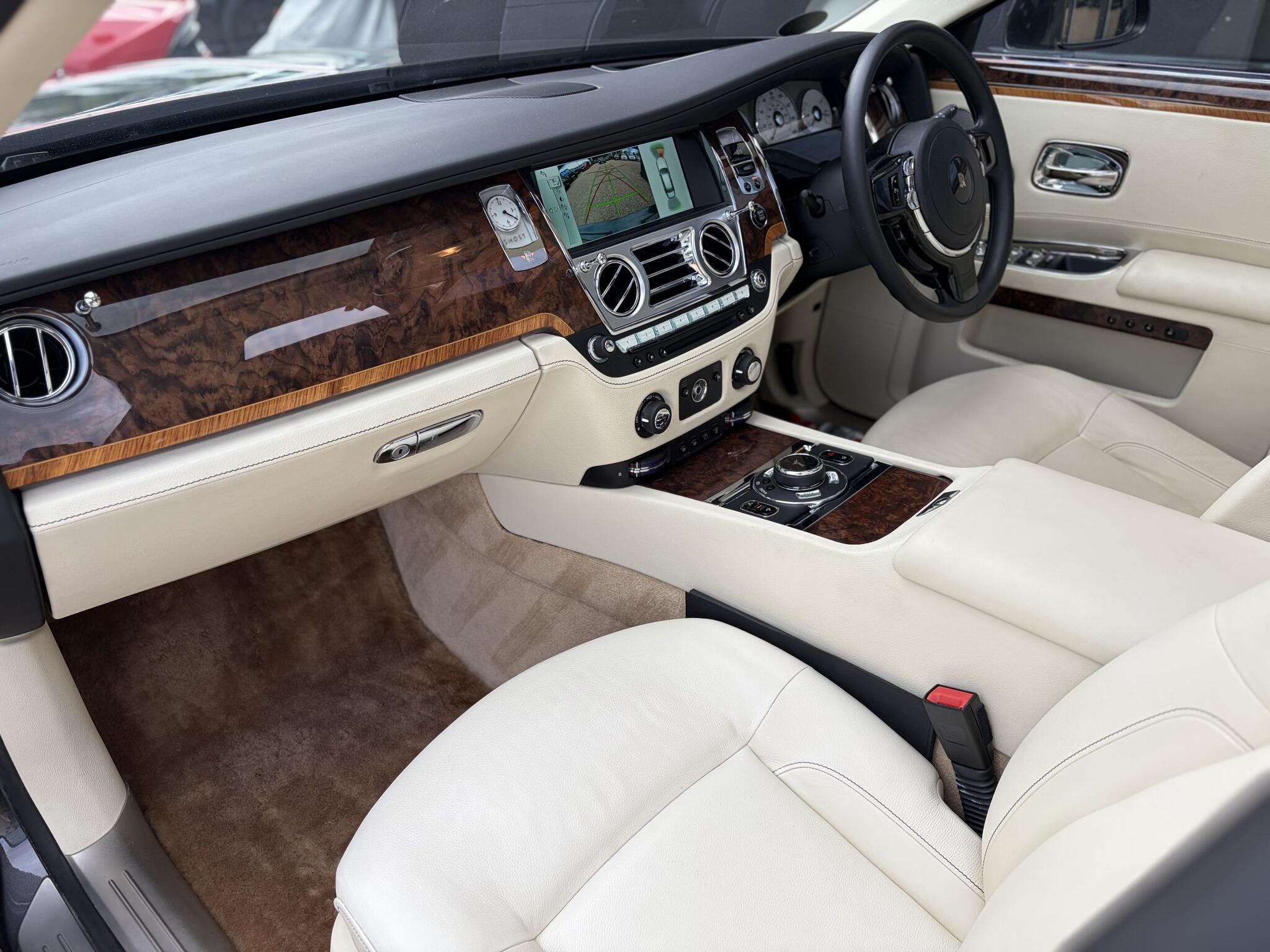 Rolls-Royce Ghost view 19