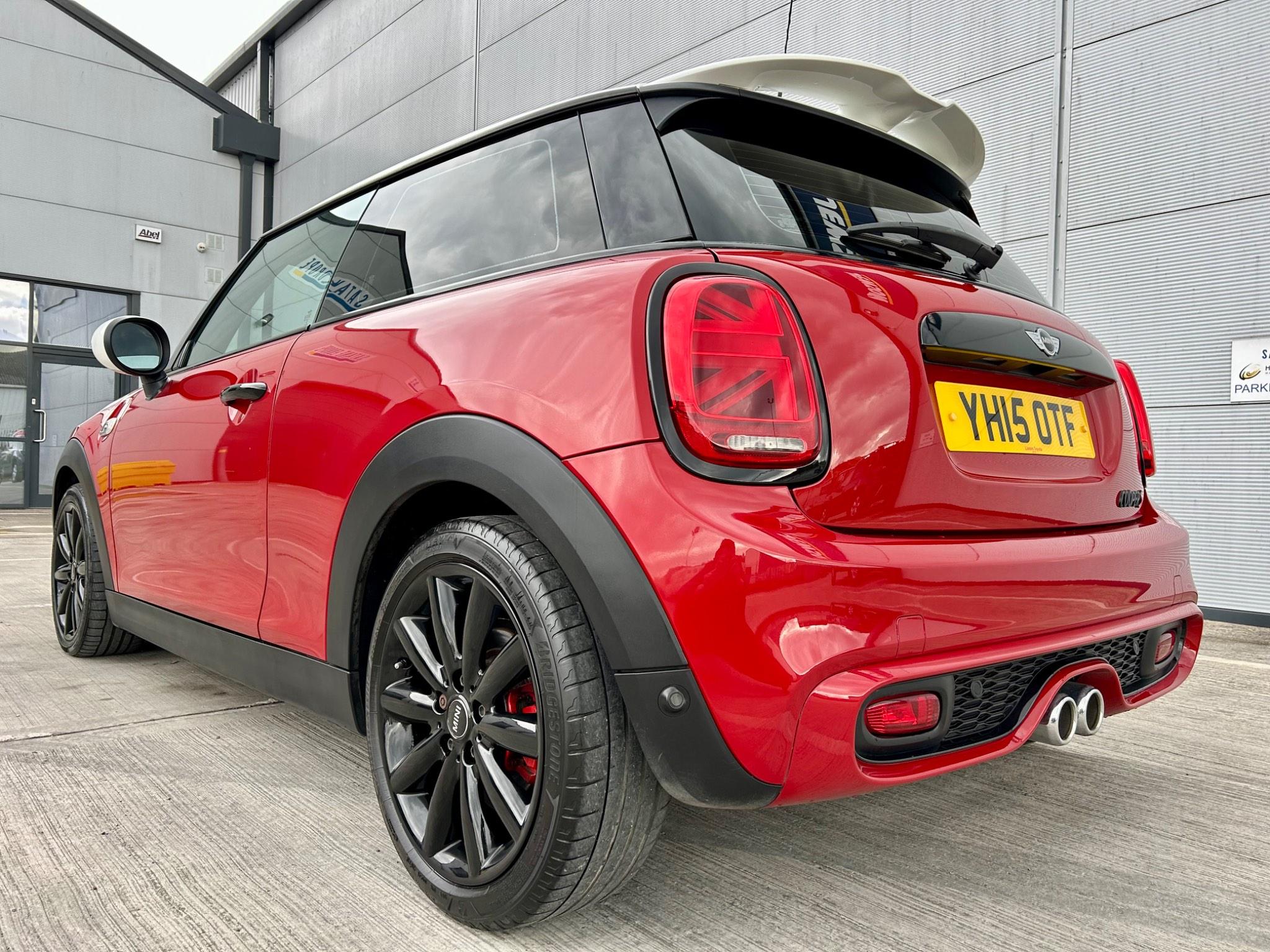 Mini Hatch view 3