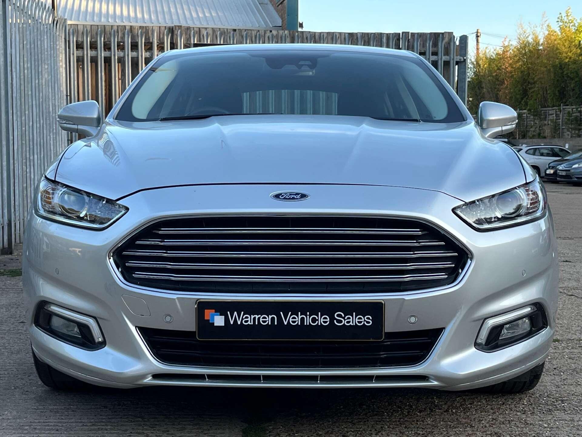 Ford Mondeo view 3