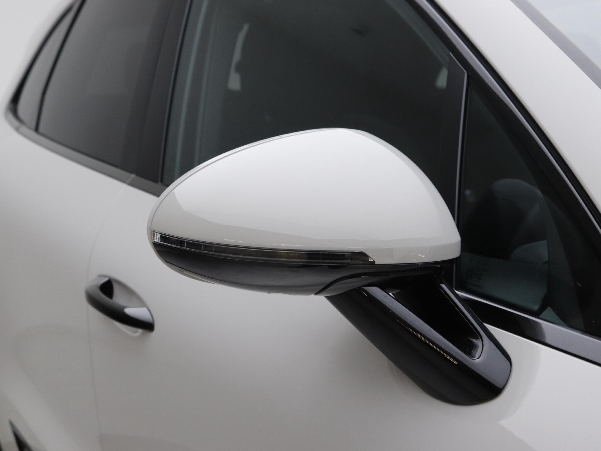 Porsche Macan view 22