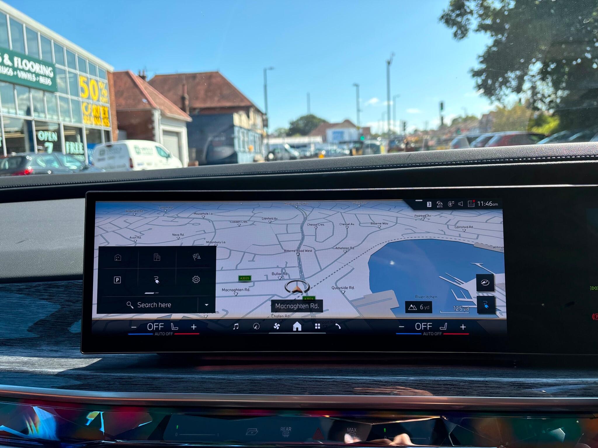 BMW I7 view 13