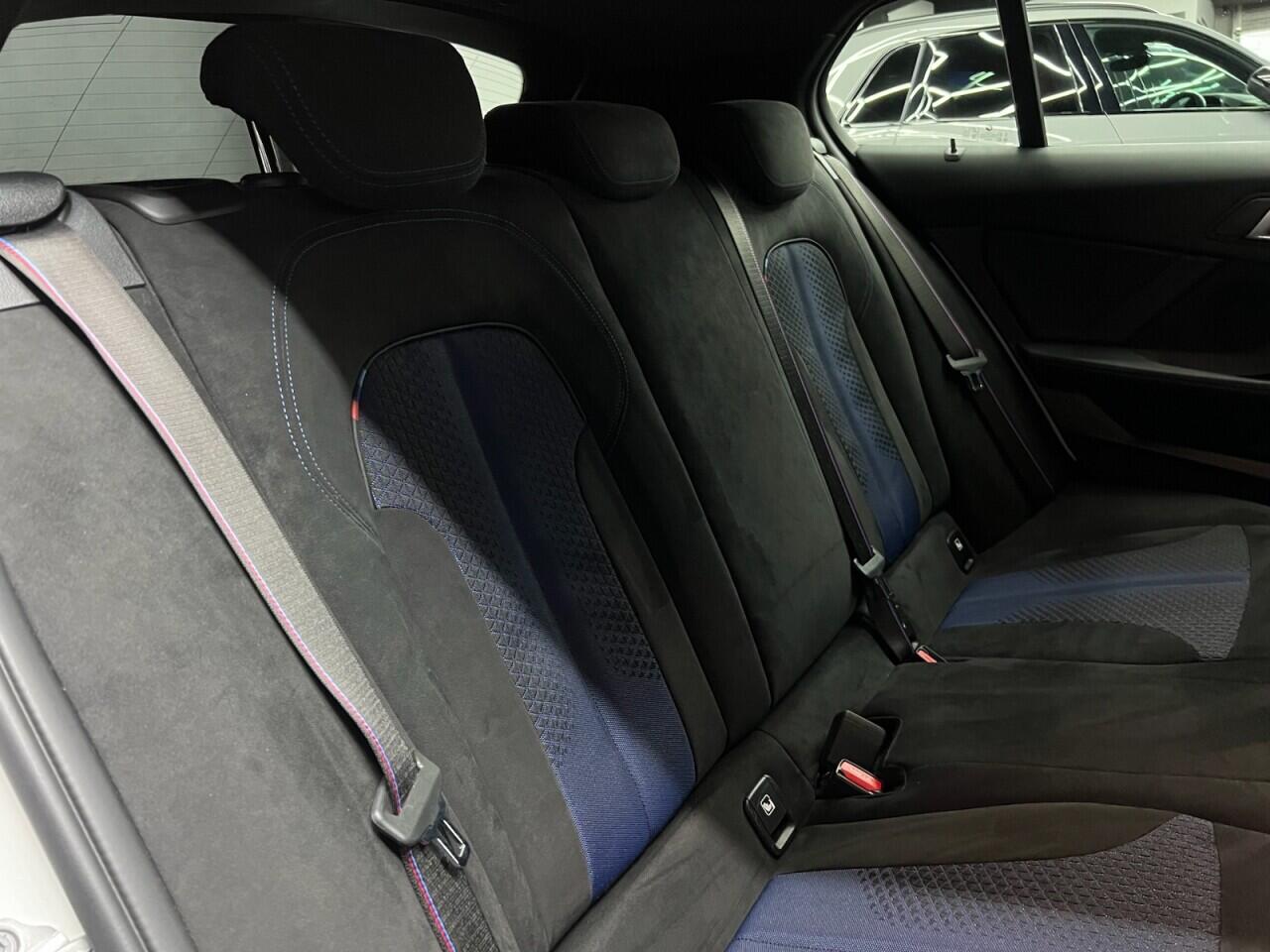BMW 1 Series view 42