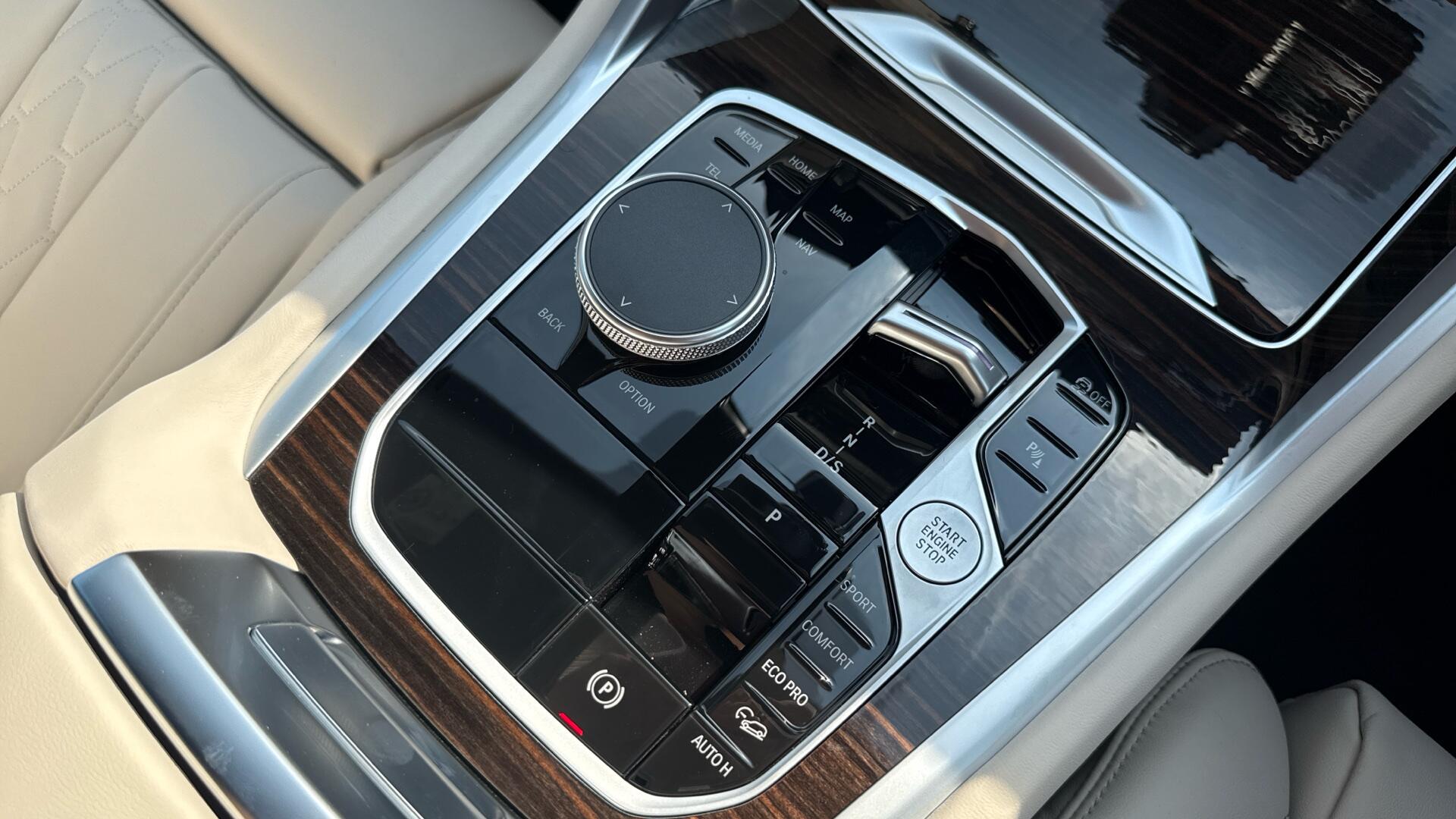 BMW X6 view 19