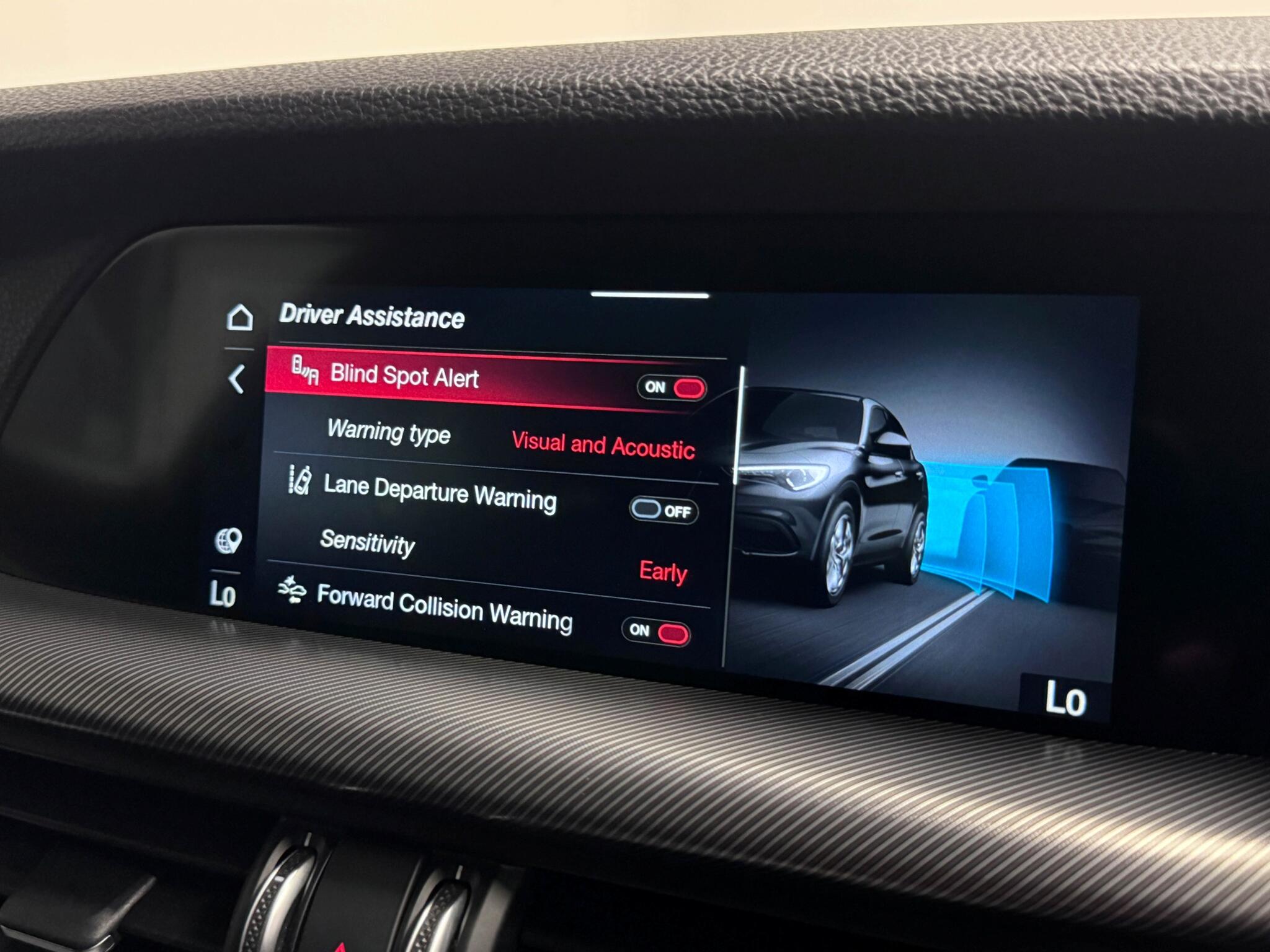 Alfa Romeo Stelvio view 44