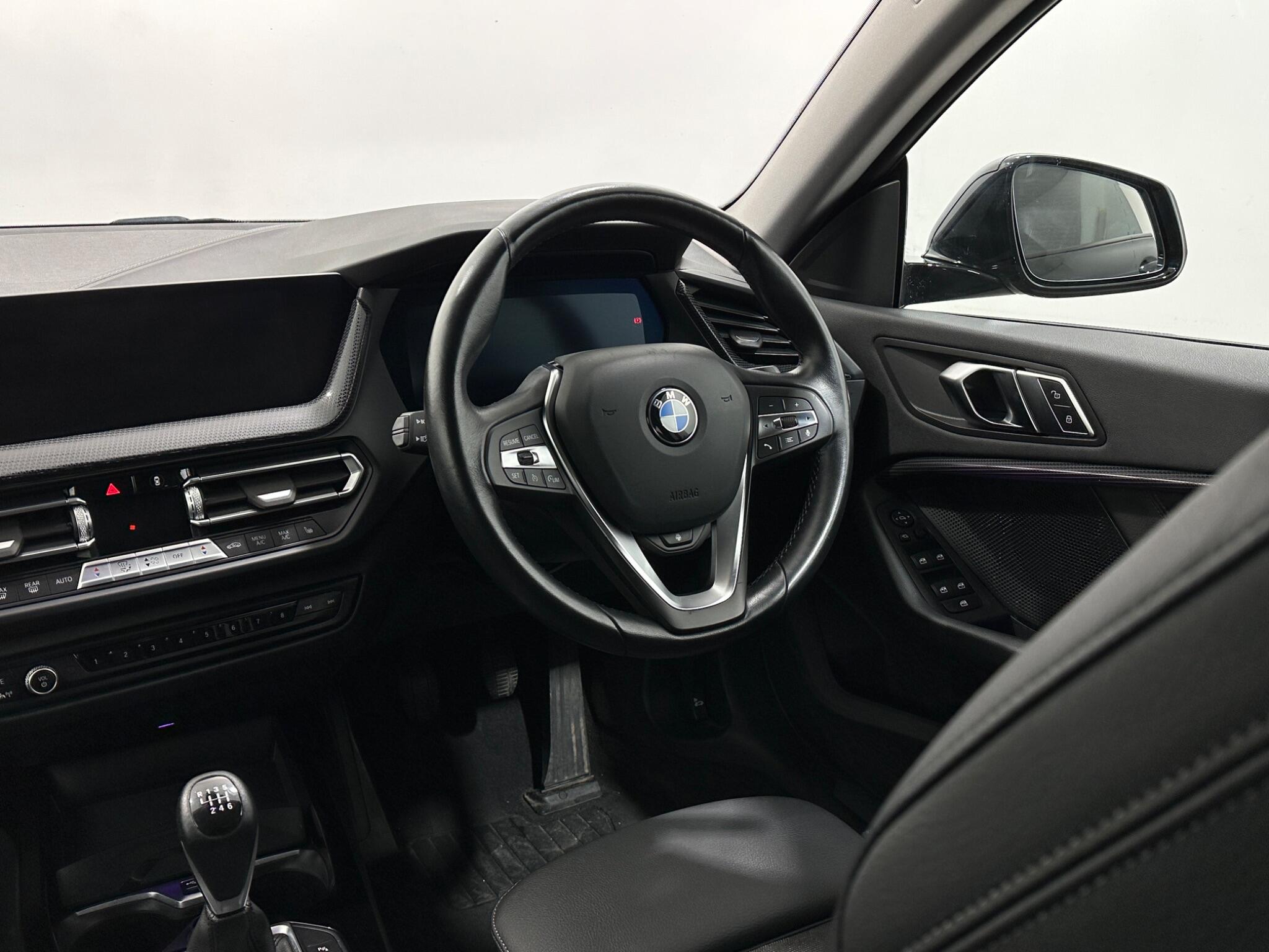 BMW 2 Series view 12