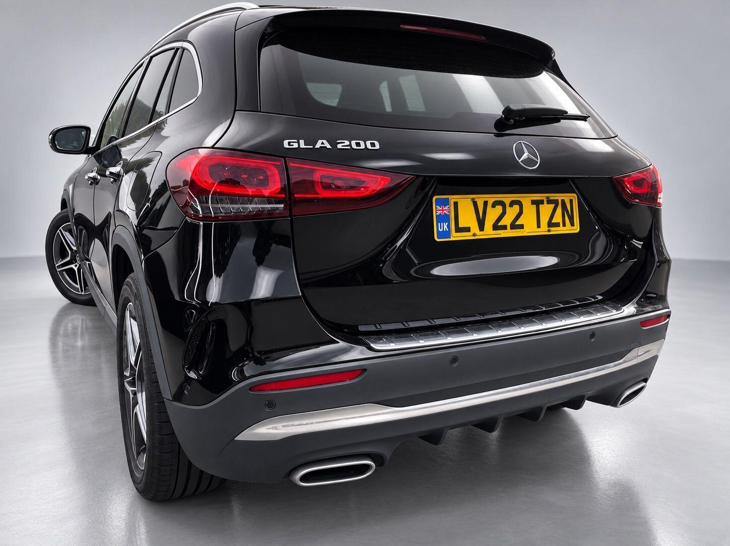 Mercedes-Benz GLA view 11