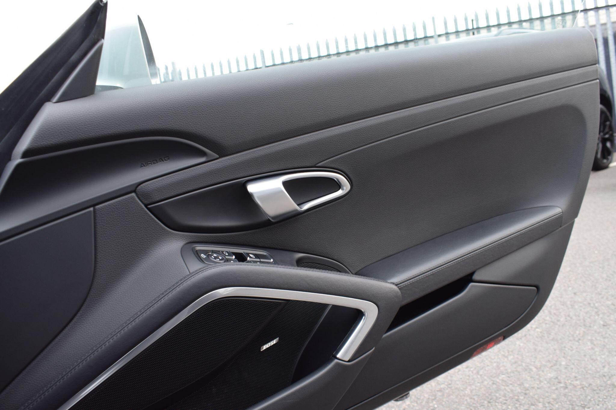Porsche 718 Cayman view 17