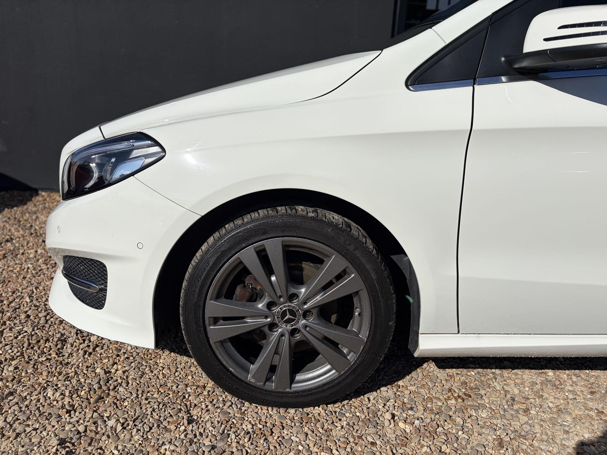 Mercedes-Benz B-Class view 5