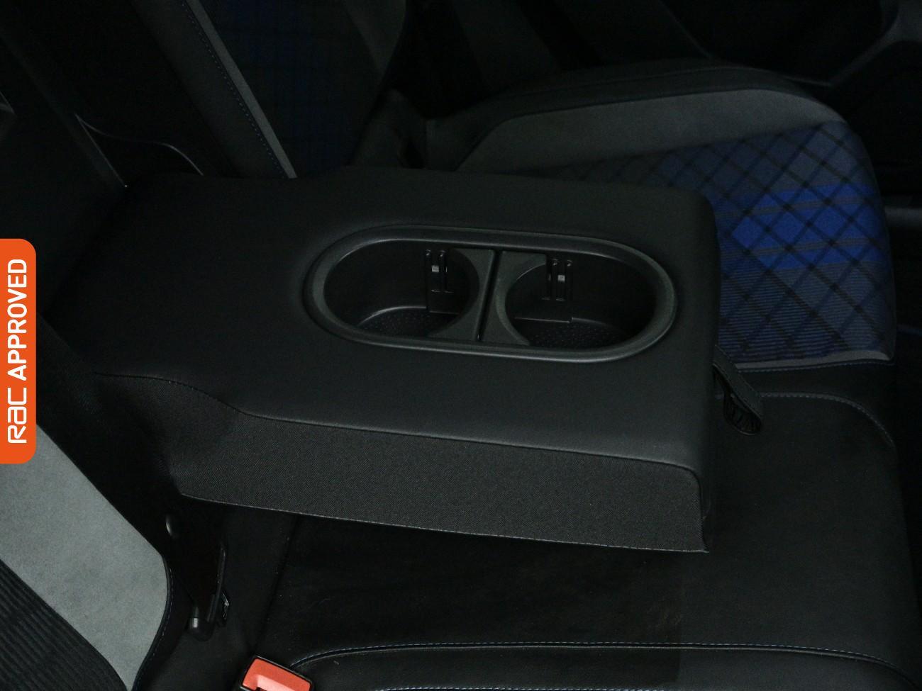 Volkswagen T-Roc view 26