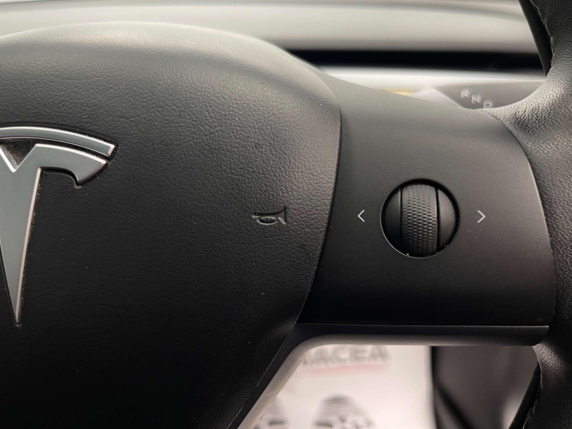 Tesla Model 3 view 18