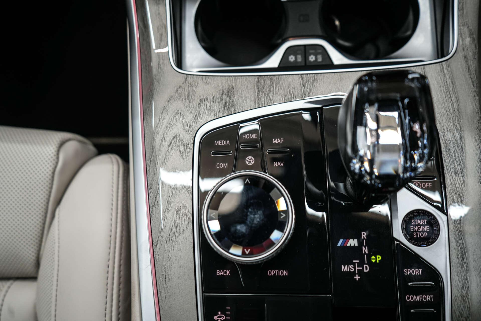 BMW X7 view 35