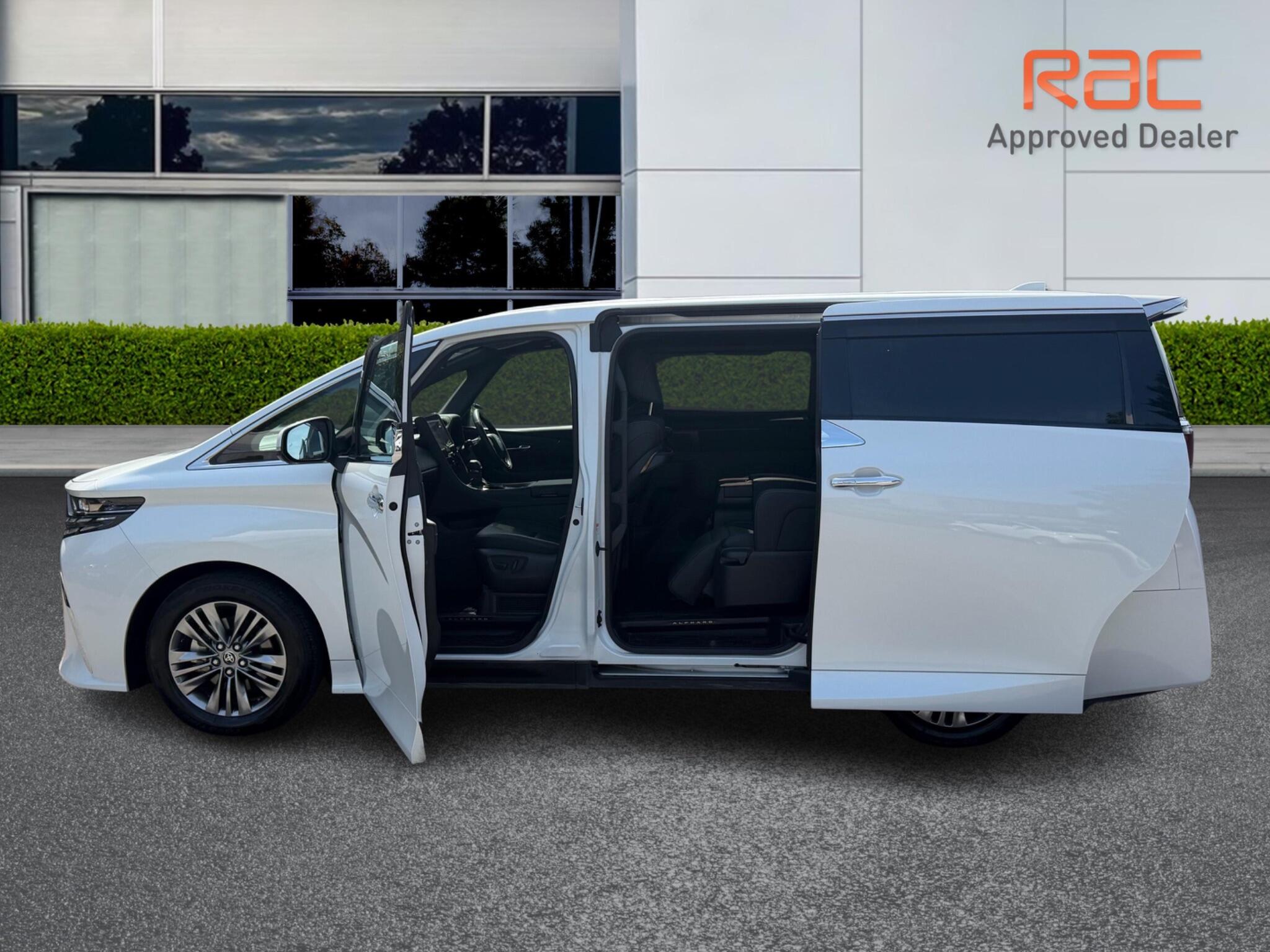 Toyota Alphard view 23