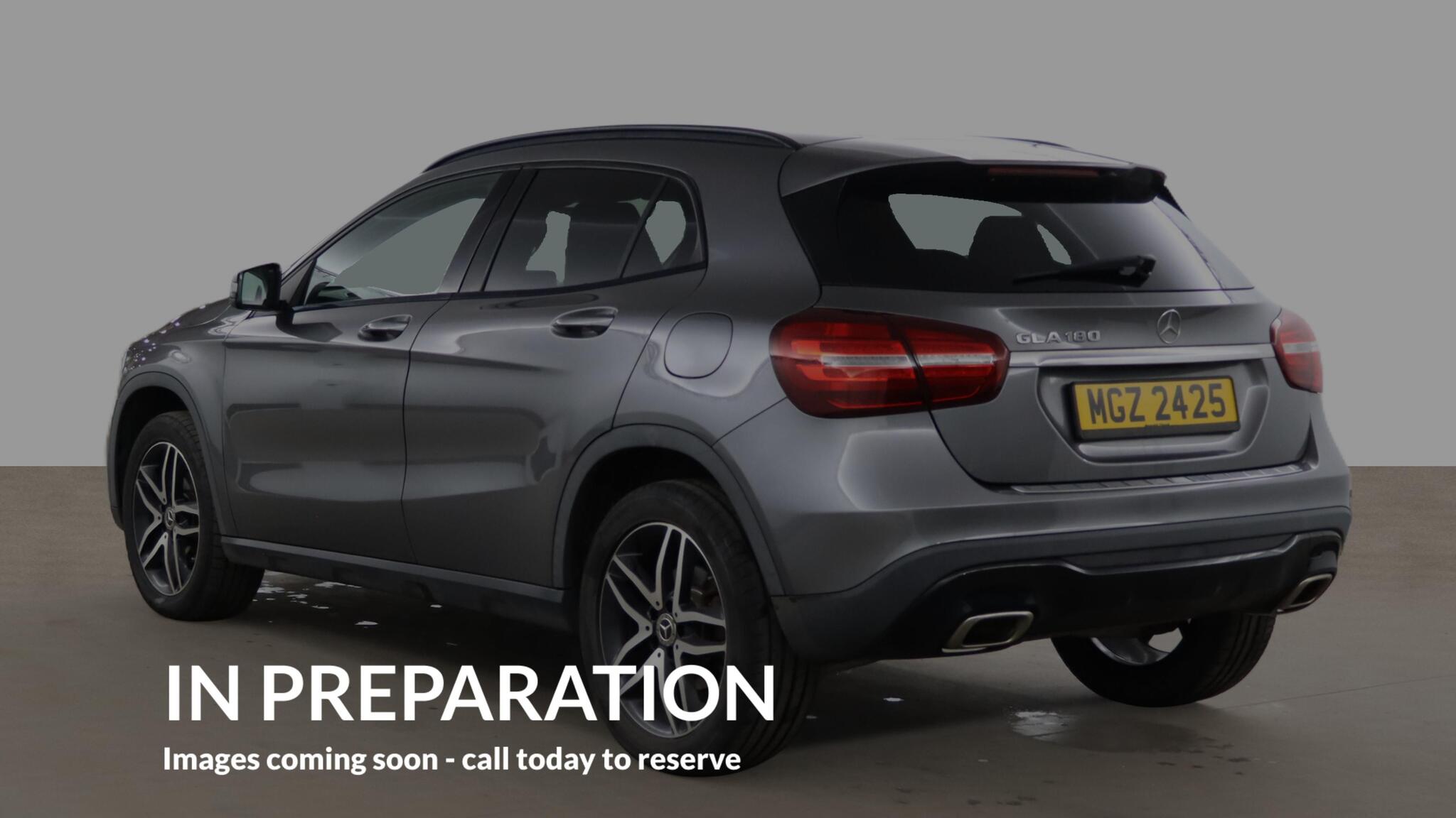 Mercedes-Benz Gla view 3