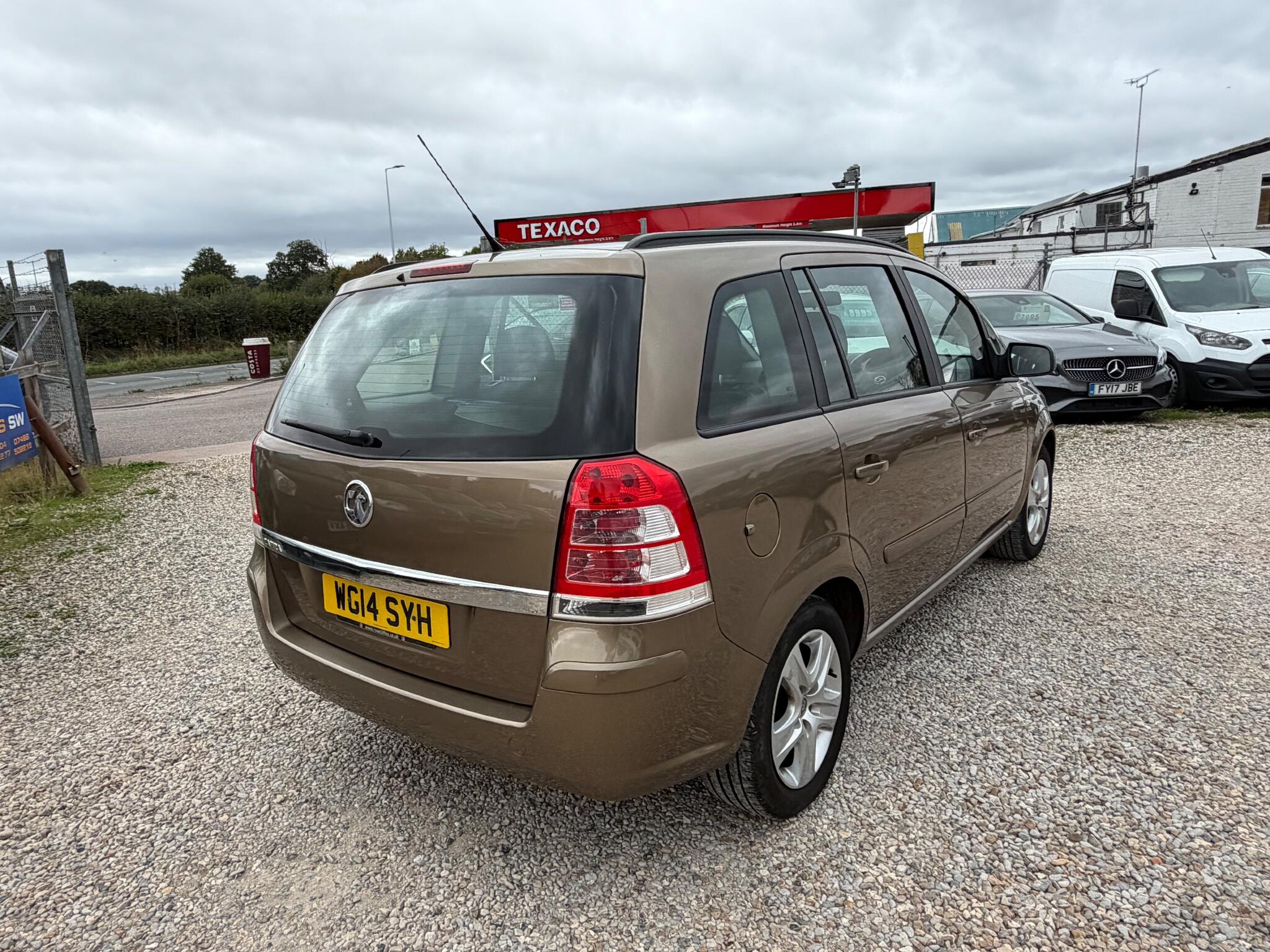 Vauxhall Zafira view 9