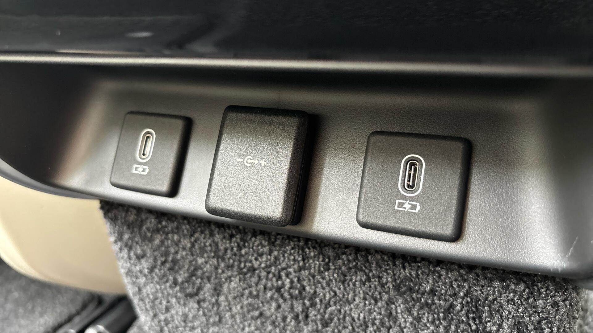 Land Rover Range Rover view 31
