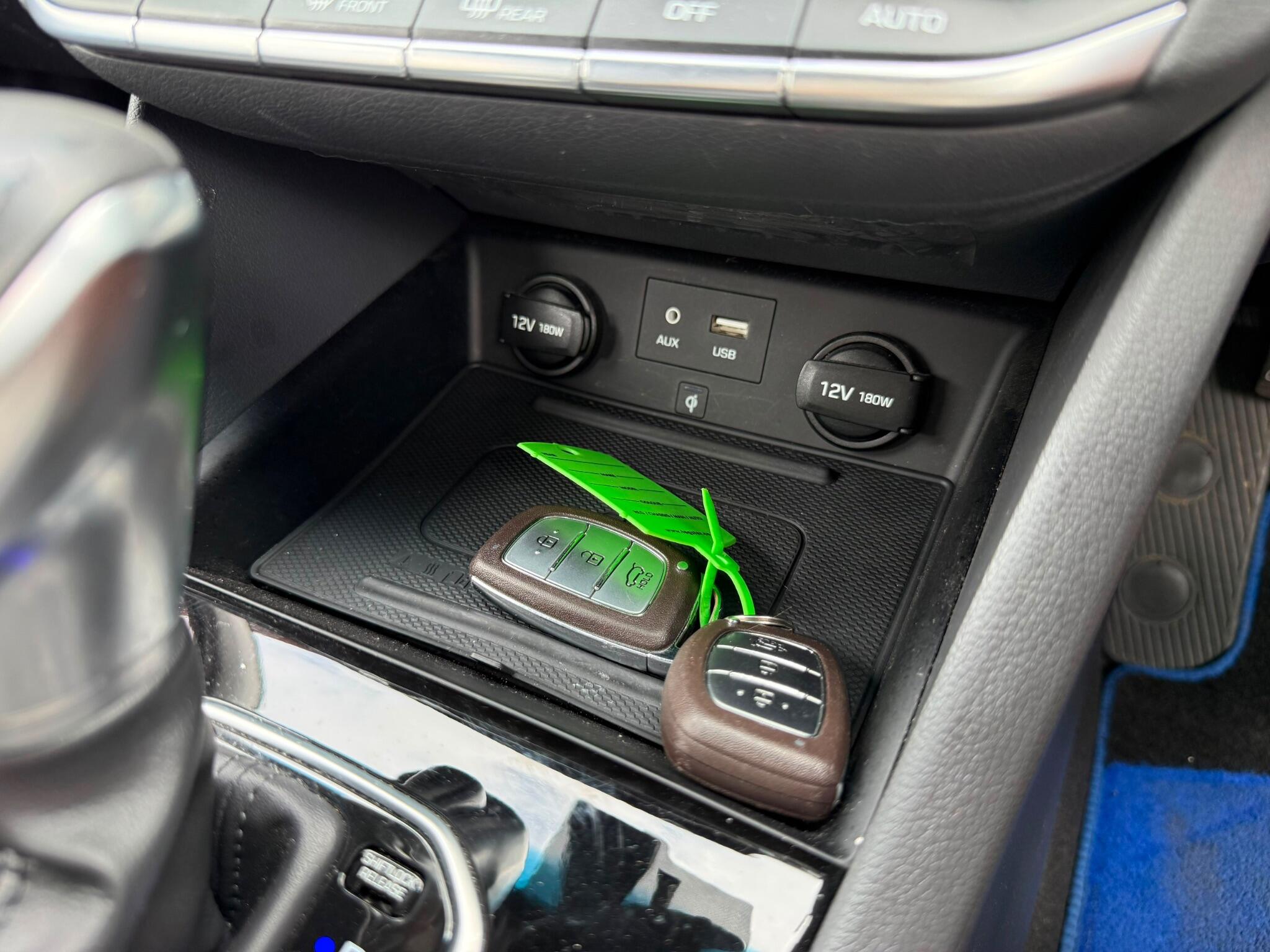 Hyundai Ioniq view 17