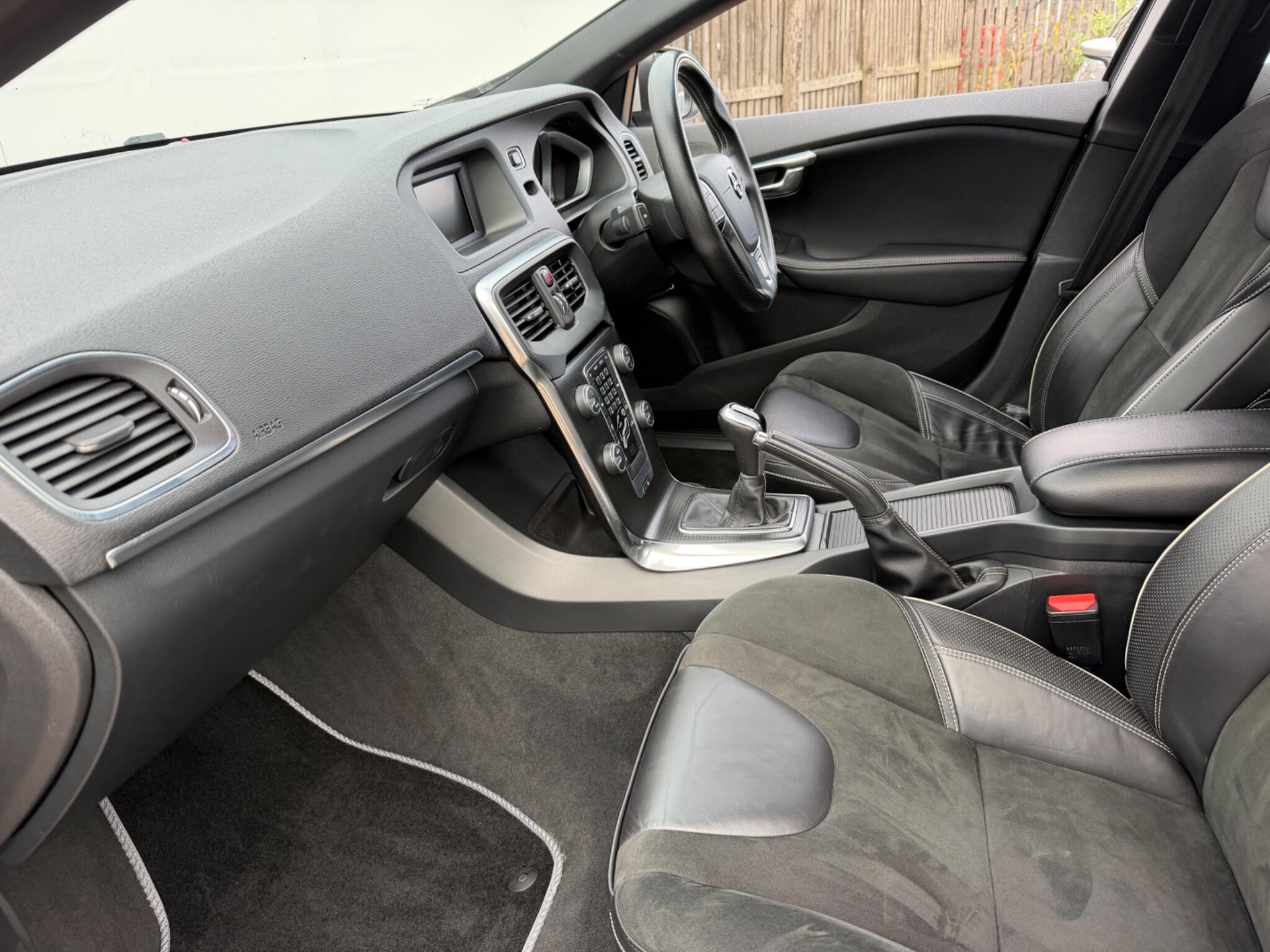 Volvo V40 view 25