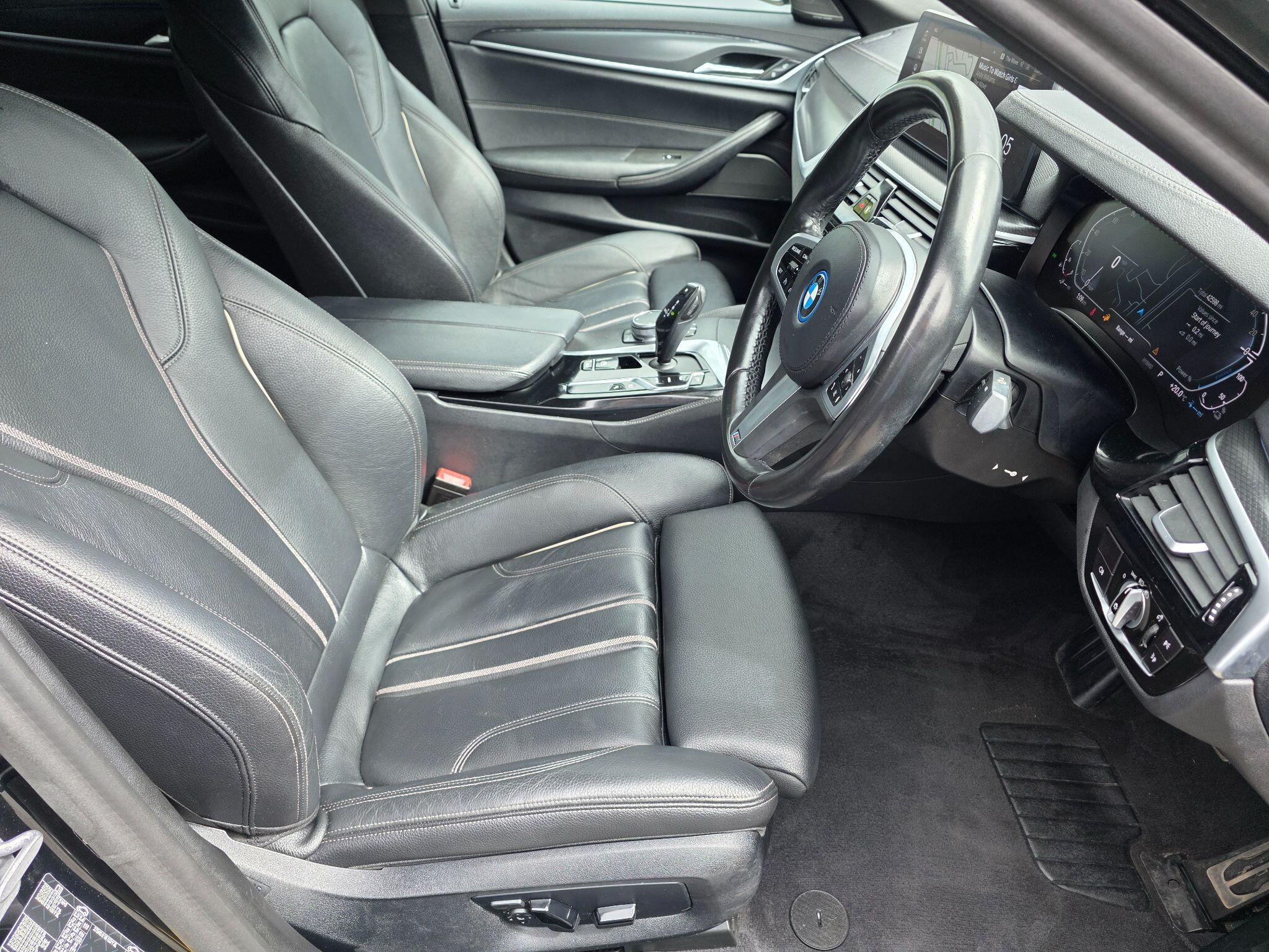 BMW 5 Series view 9
