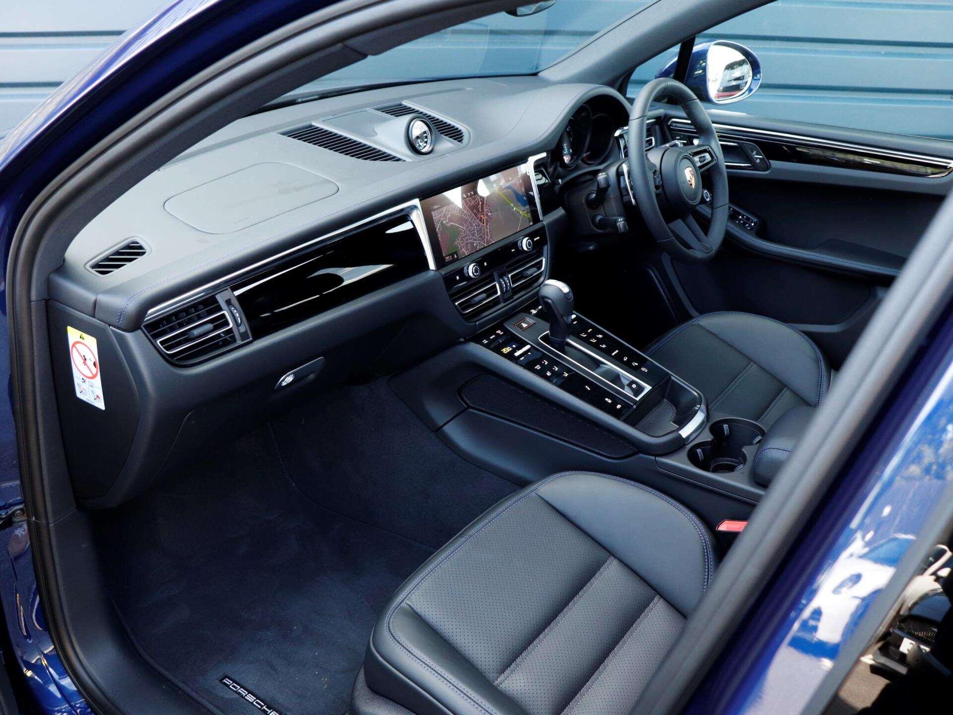 Porsche Macan view 9