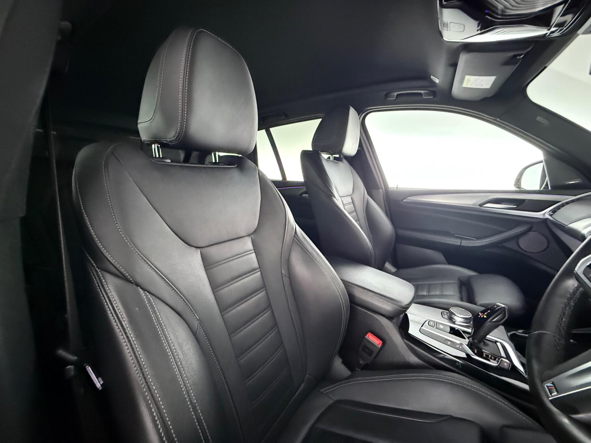 BMW X3 view 34
