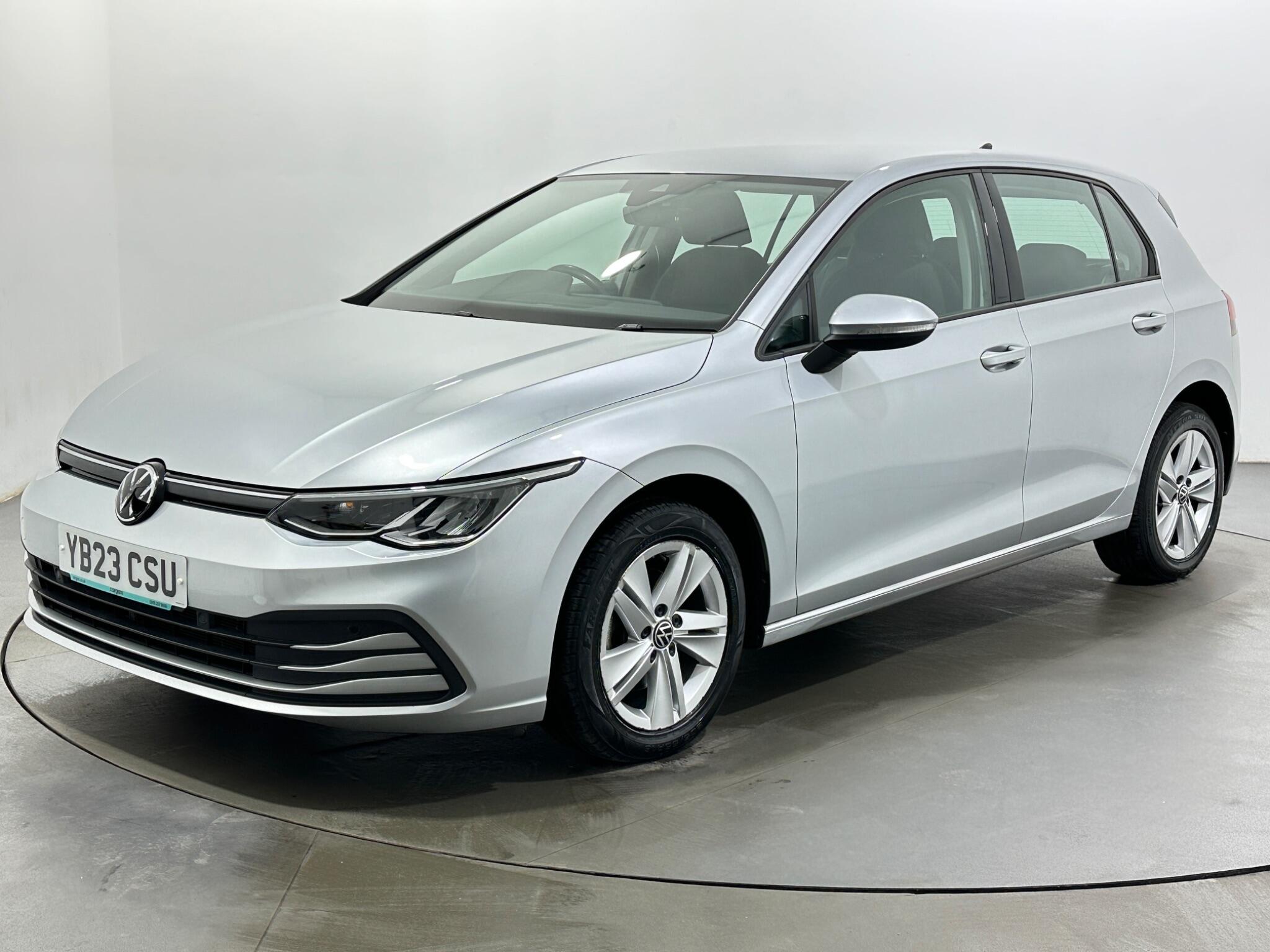 Volkswagen Golf view 4