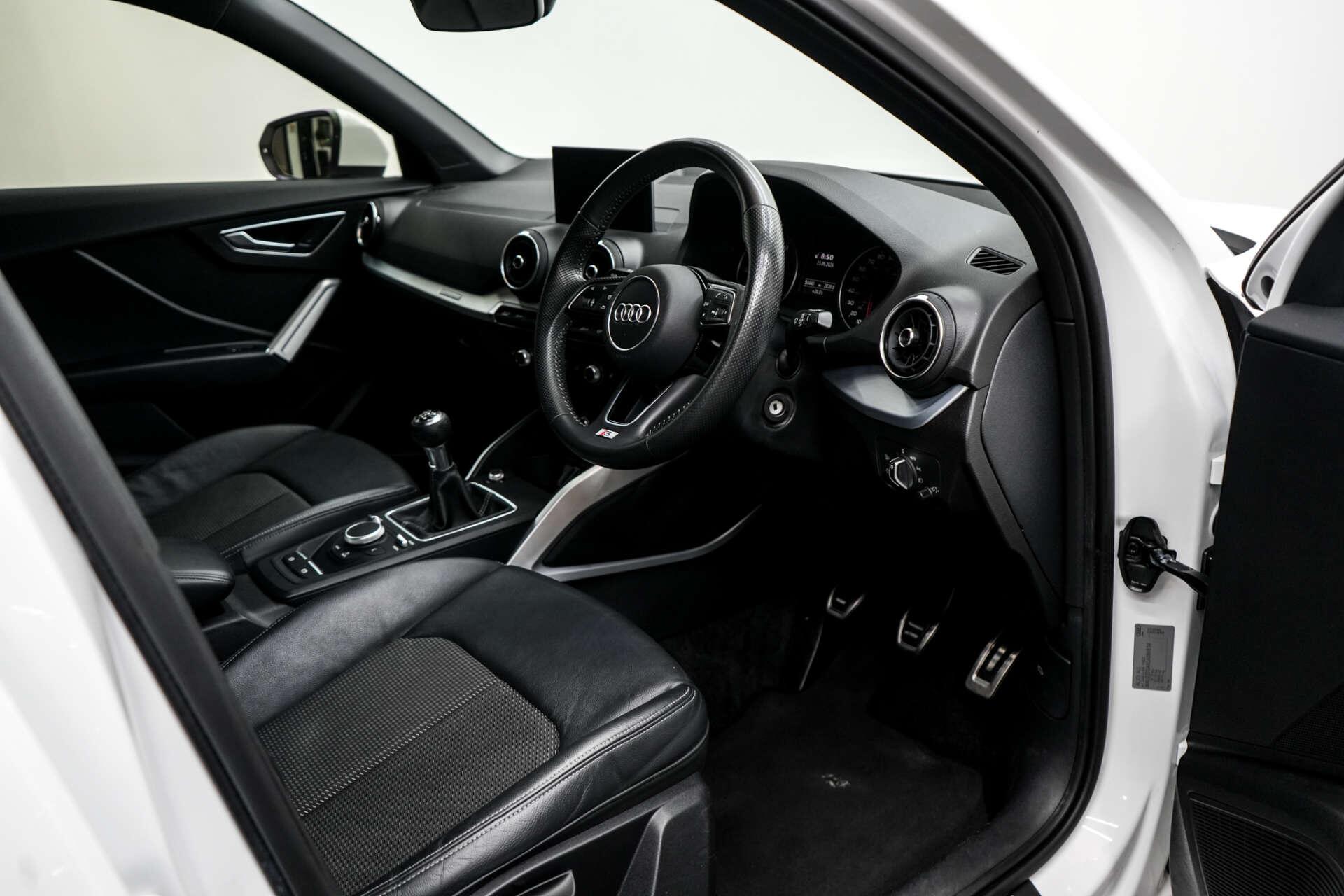 Audi Q2 view 13