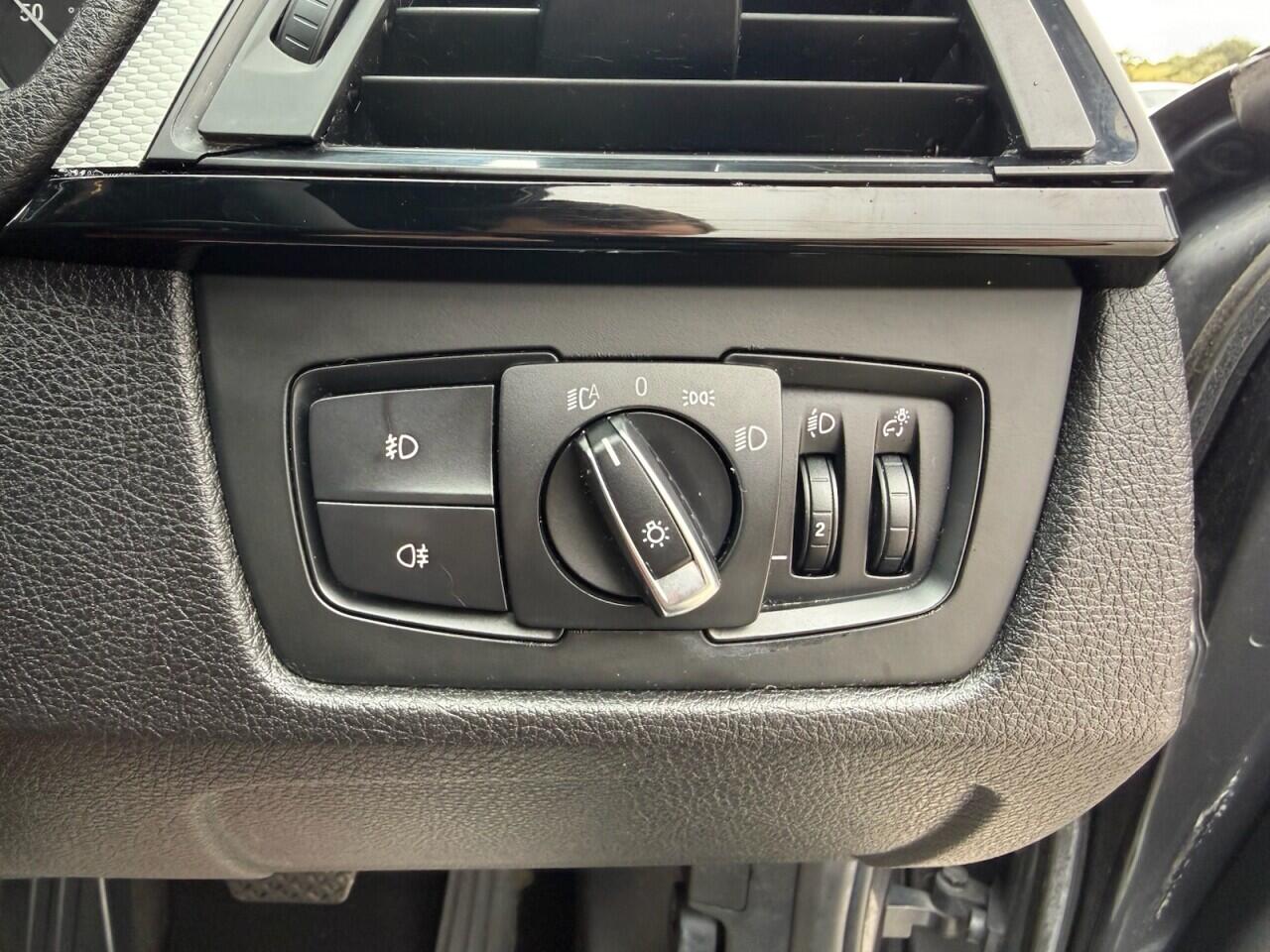BMW 3 Series view 14