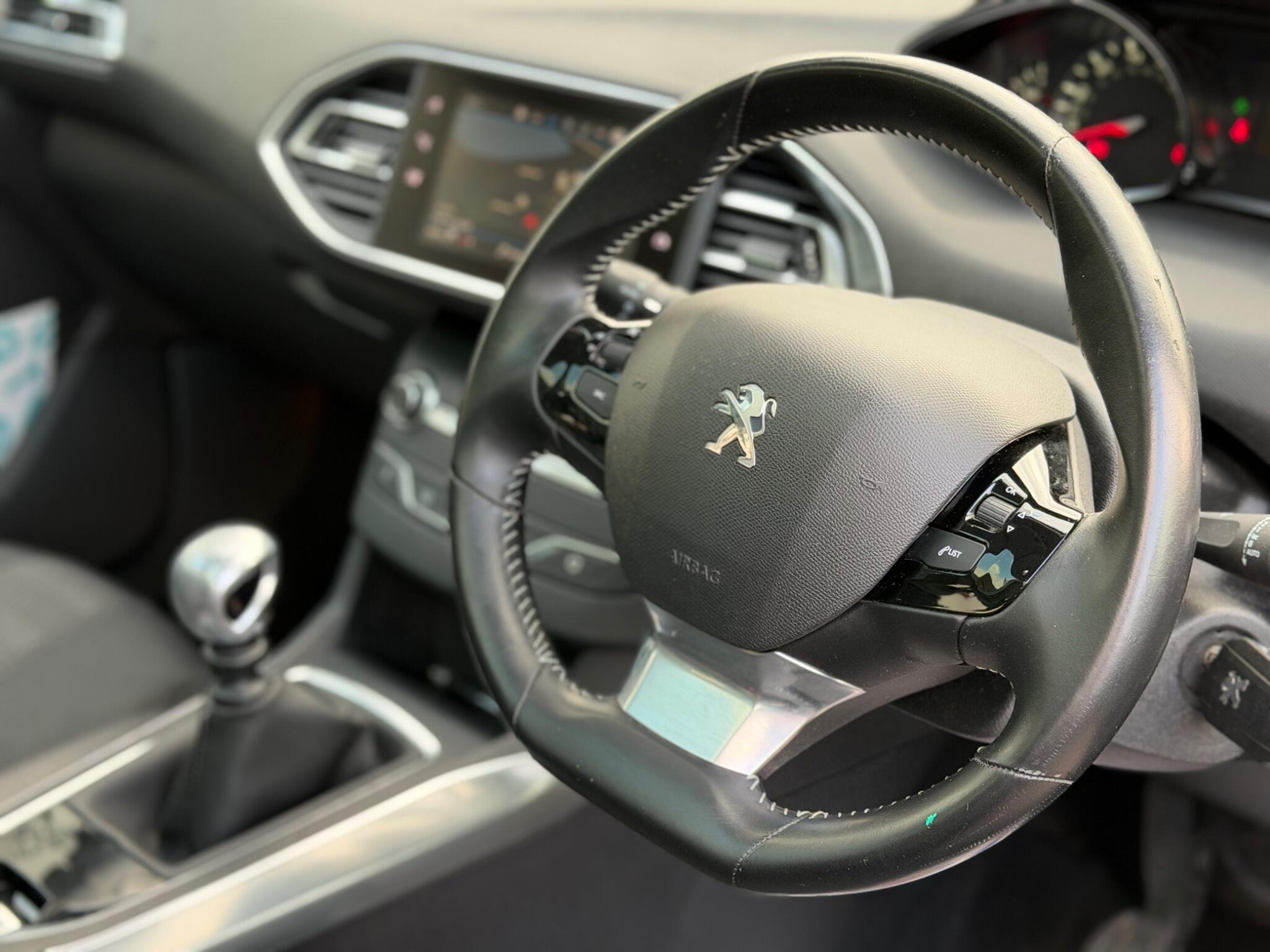 Peugeot 308 view 21