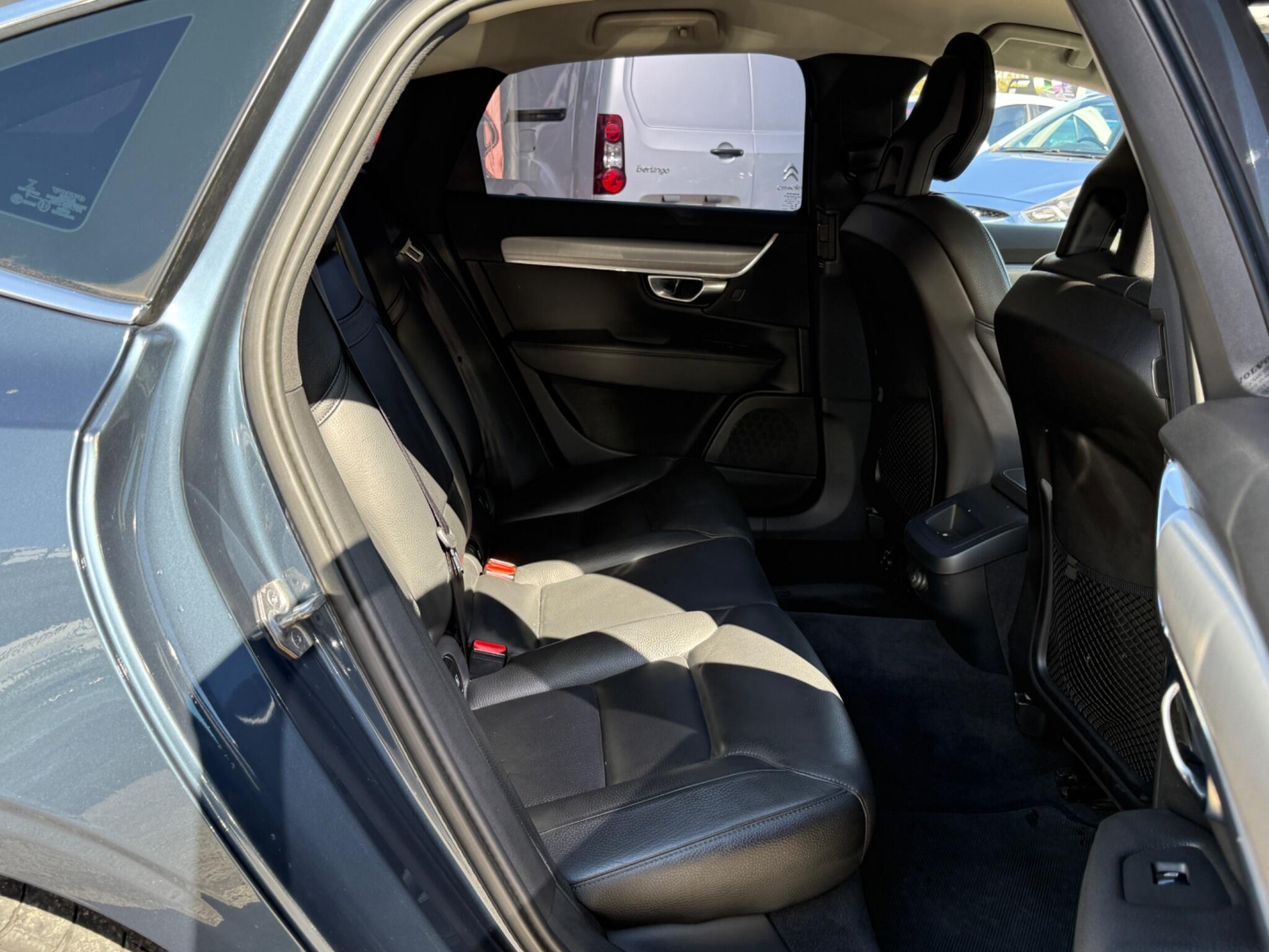 Volvo S90 - Image 41